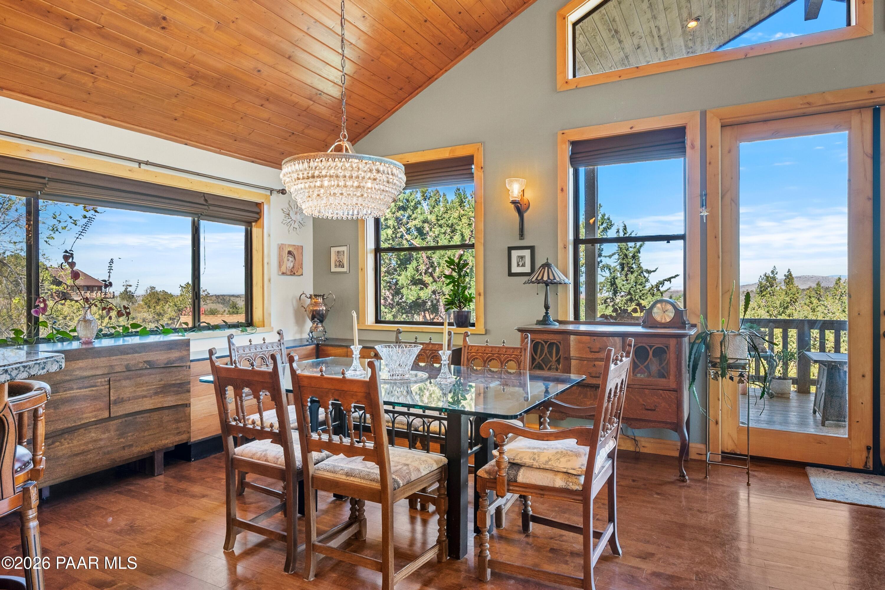 695 E Robinson Drive