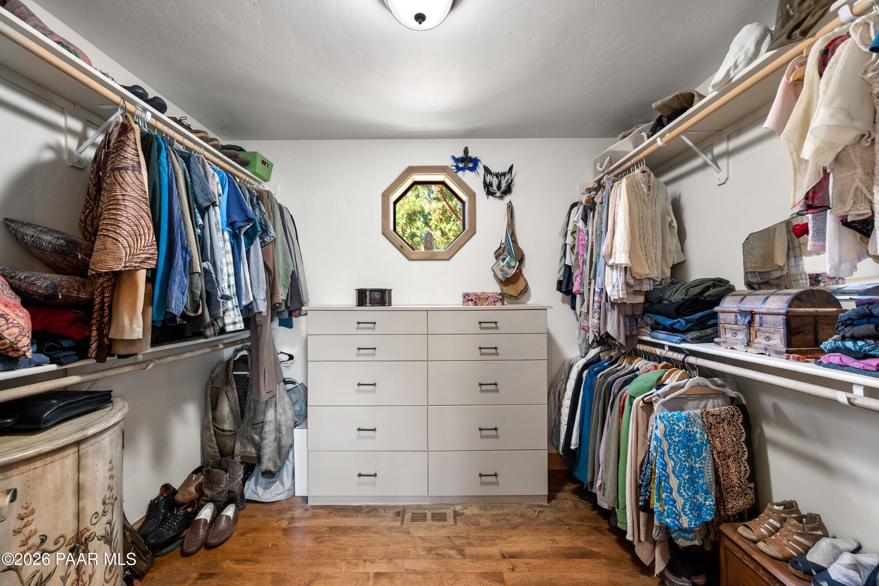 695 E Robinson Drive