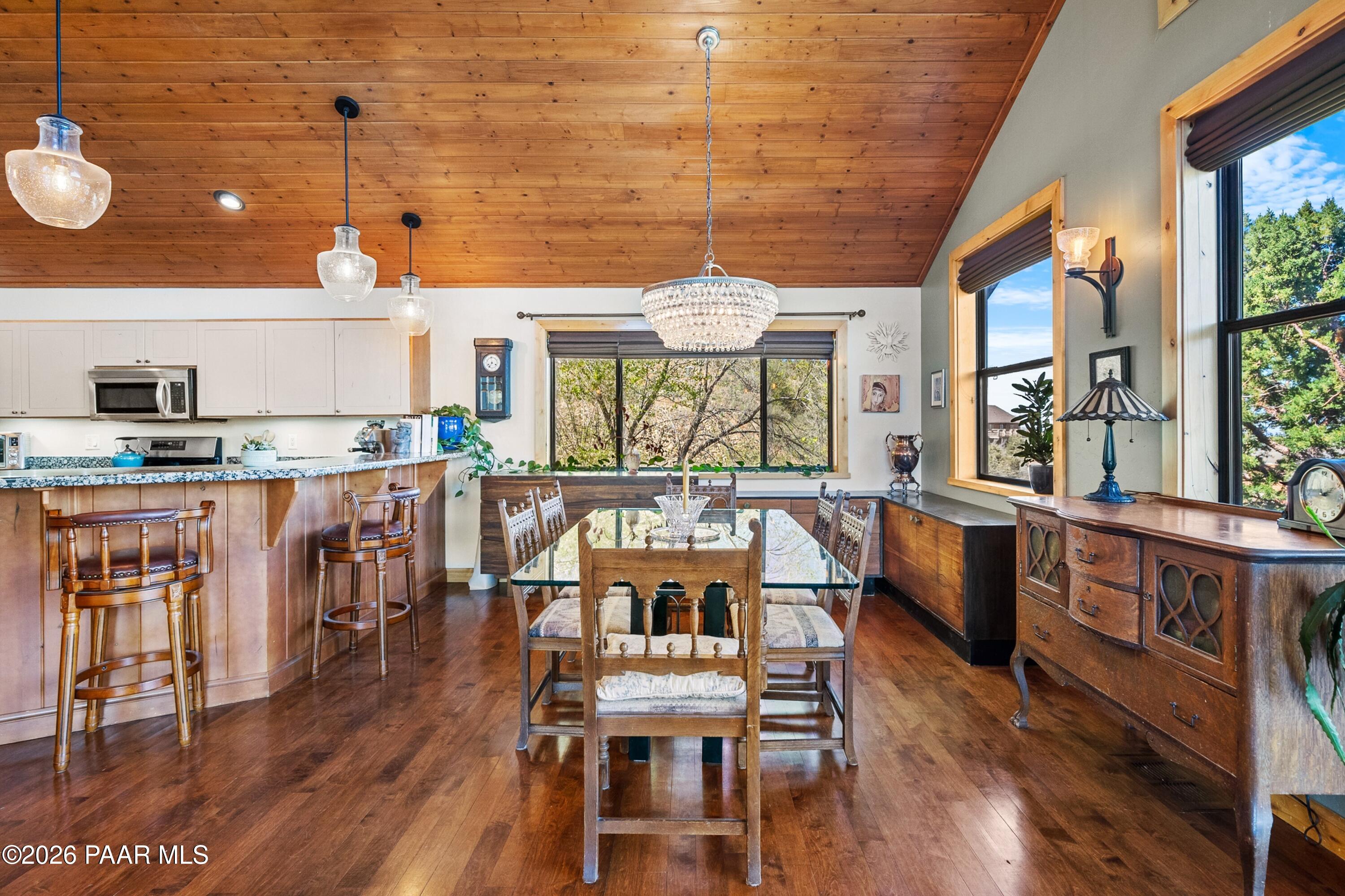 695 E Robinson Drive