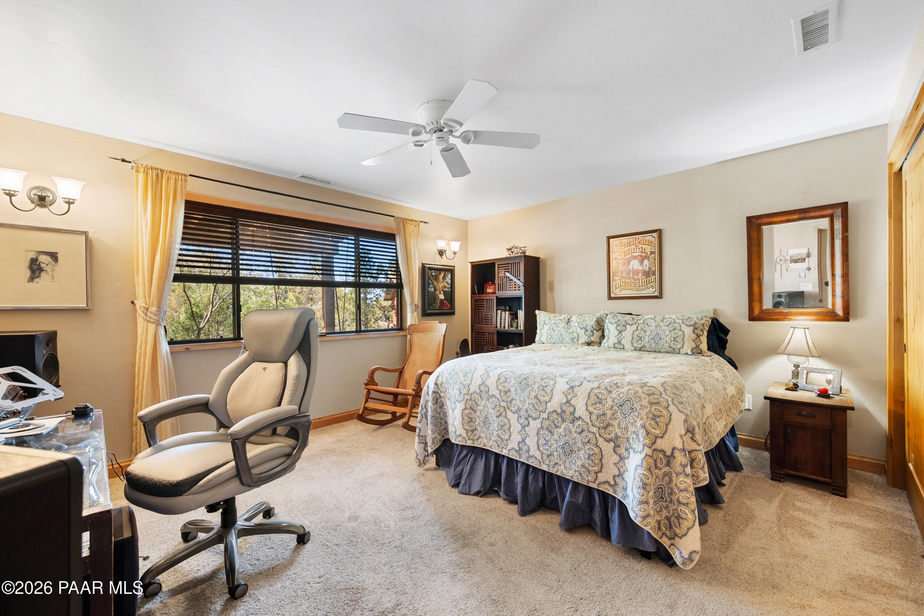 695 E Robinson Drive