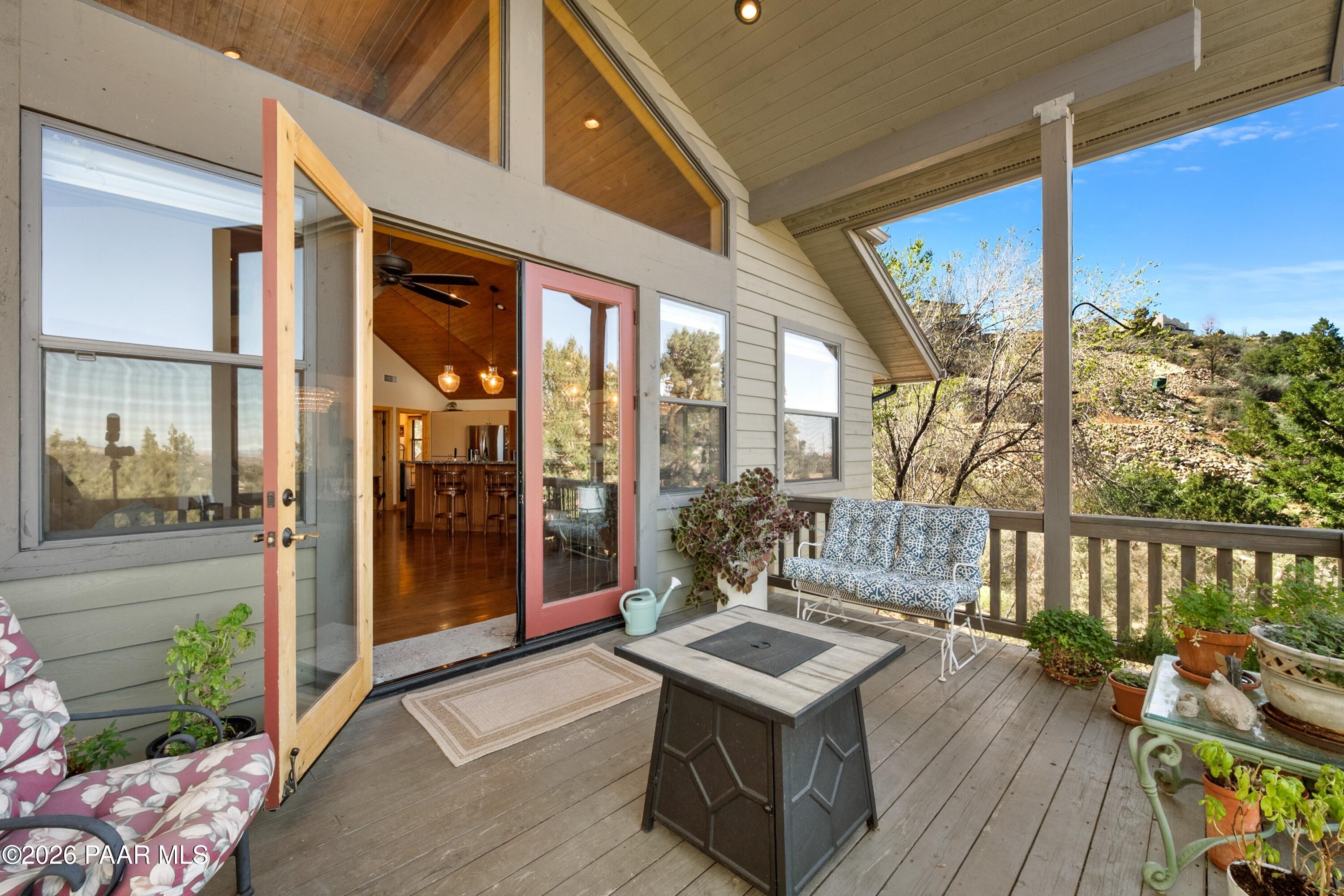 695 E Robinson Drive