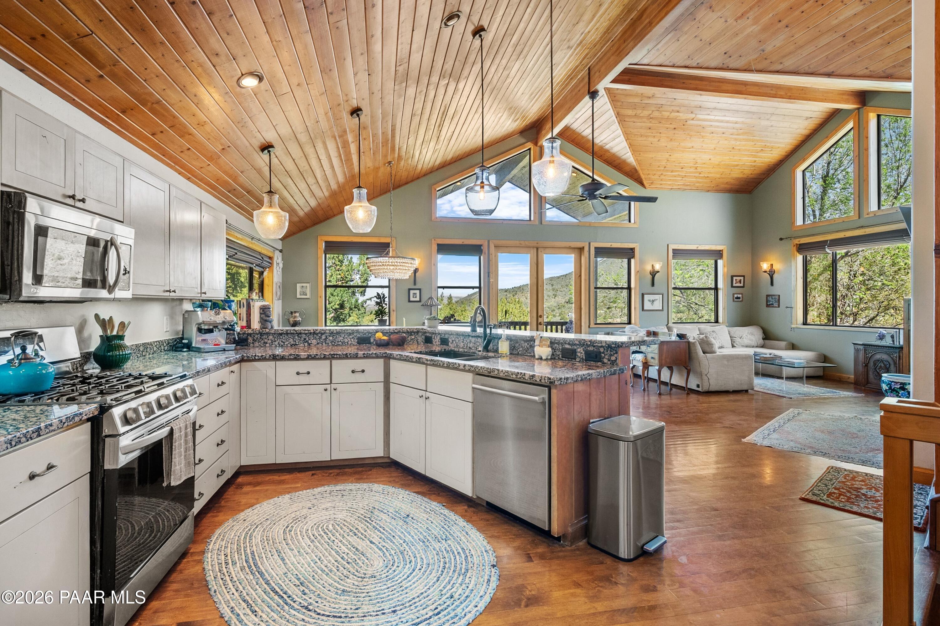 695 E Robinson Drive