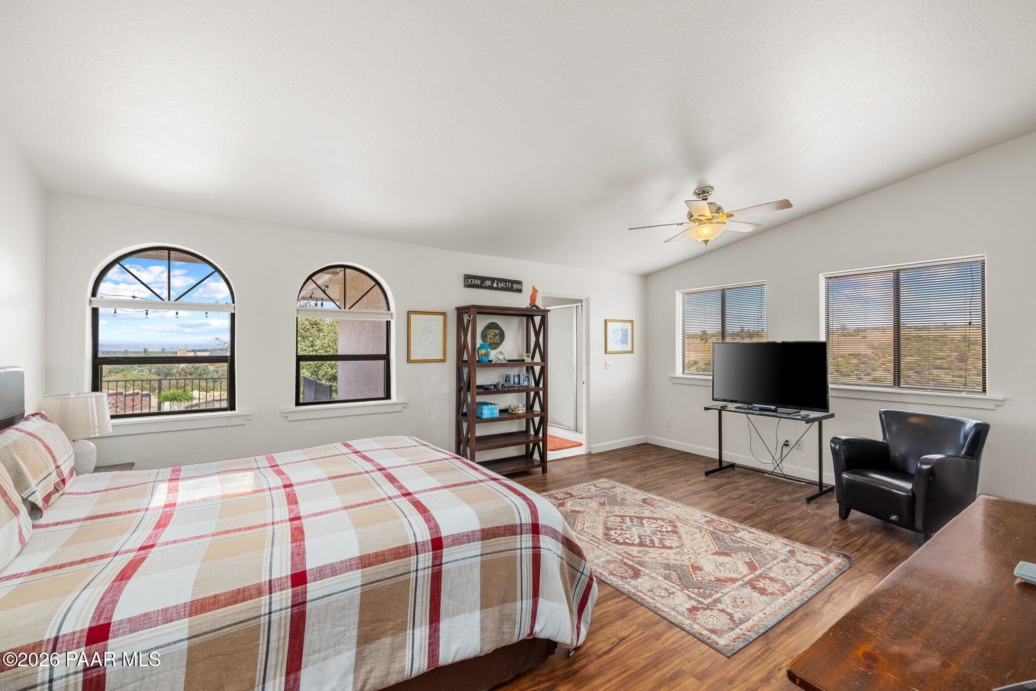 5515 N Bailey Avenue