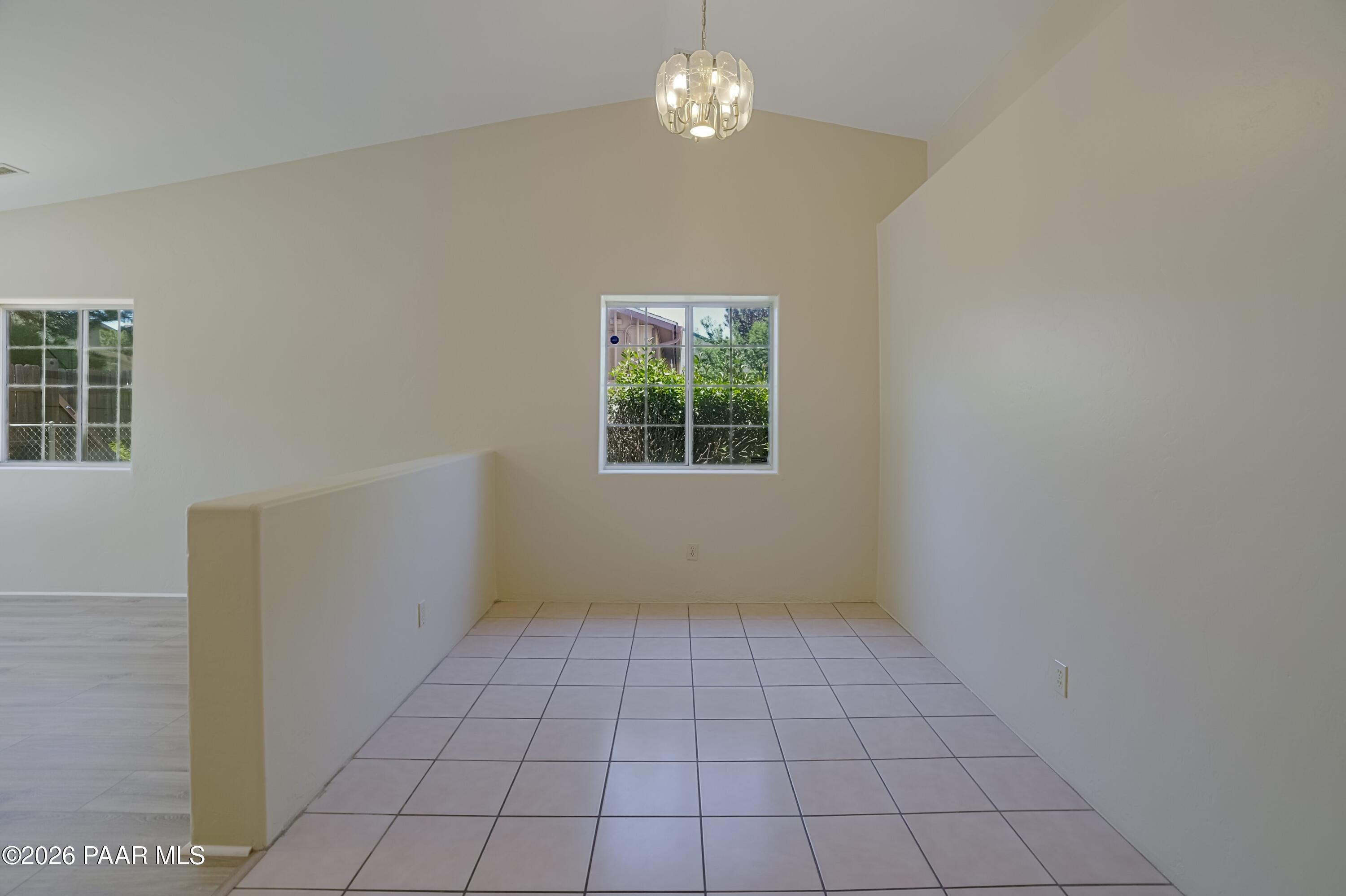 3280 N Hedgewood Drive