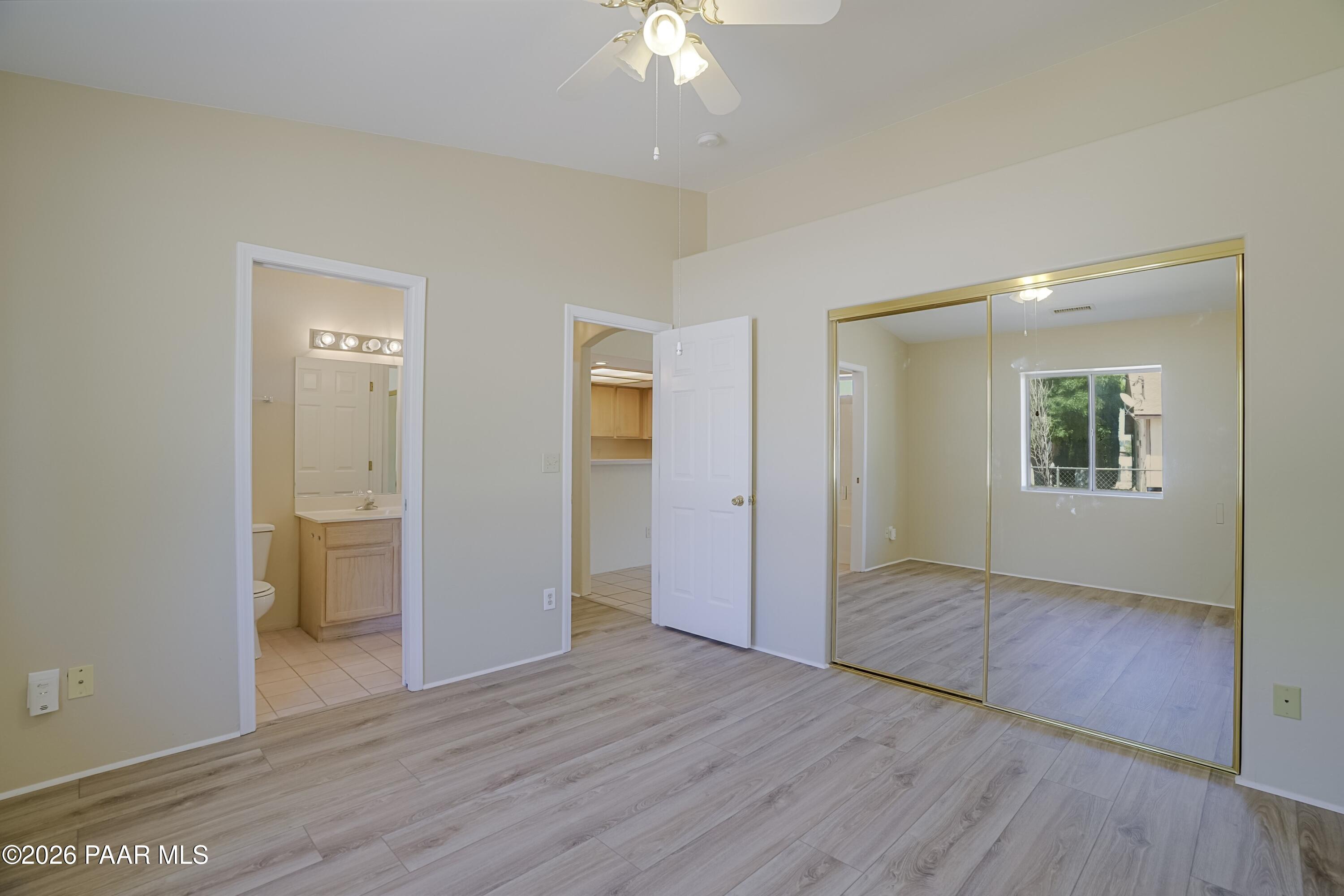3280 N Hedgewood Drive