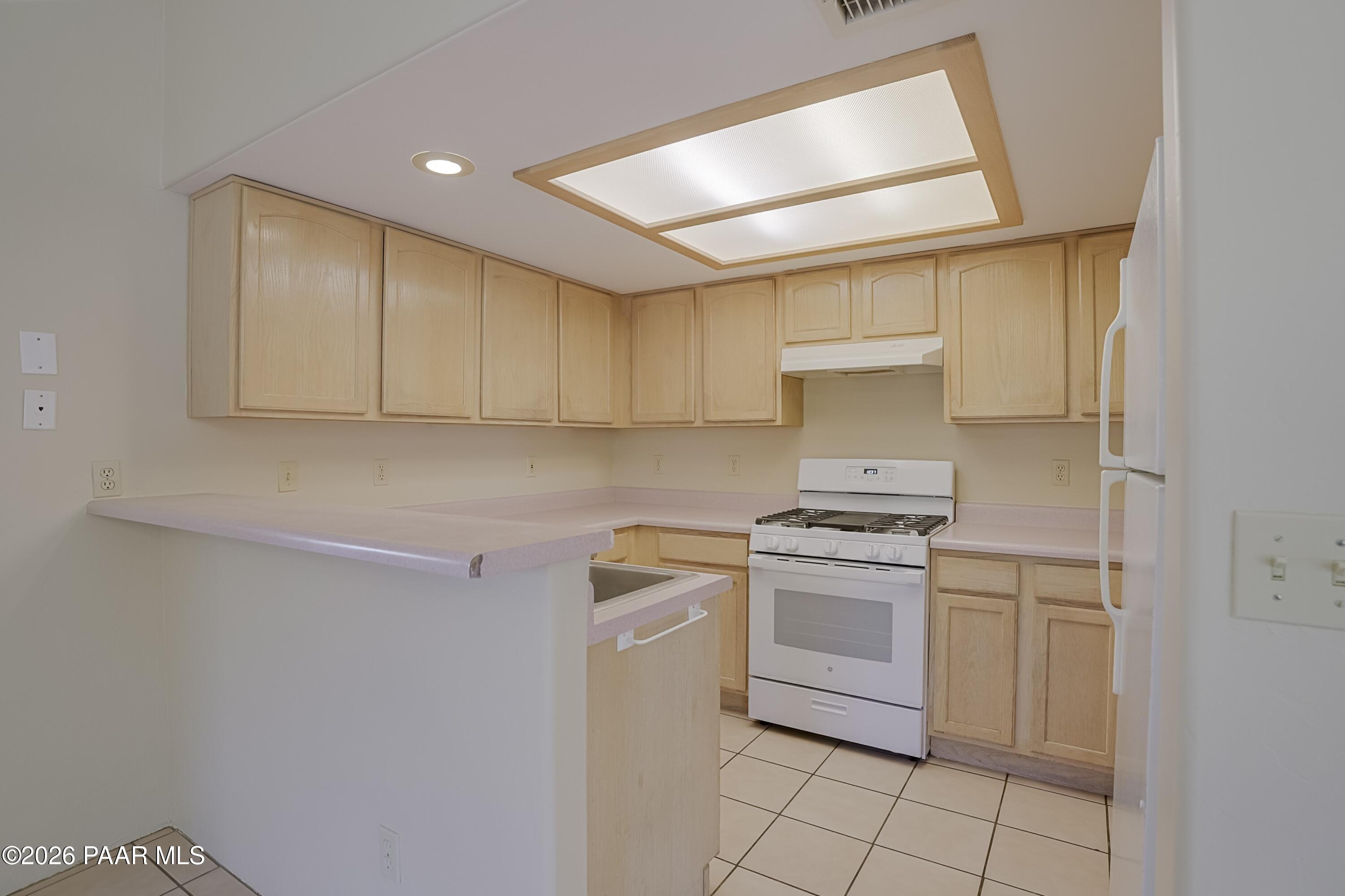 3280 N Hedgewood Drive