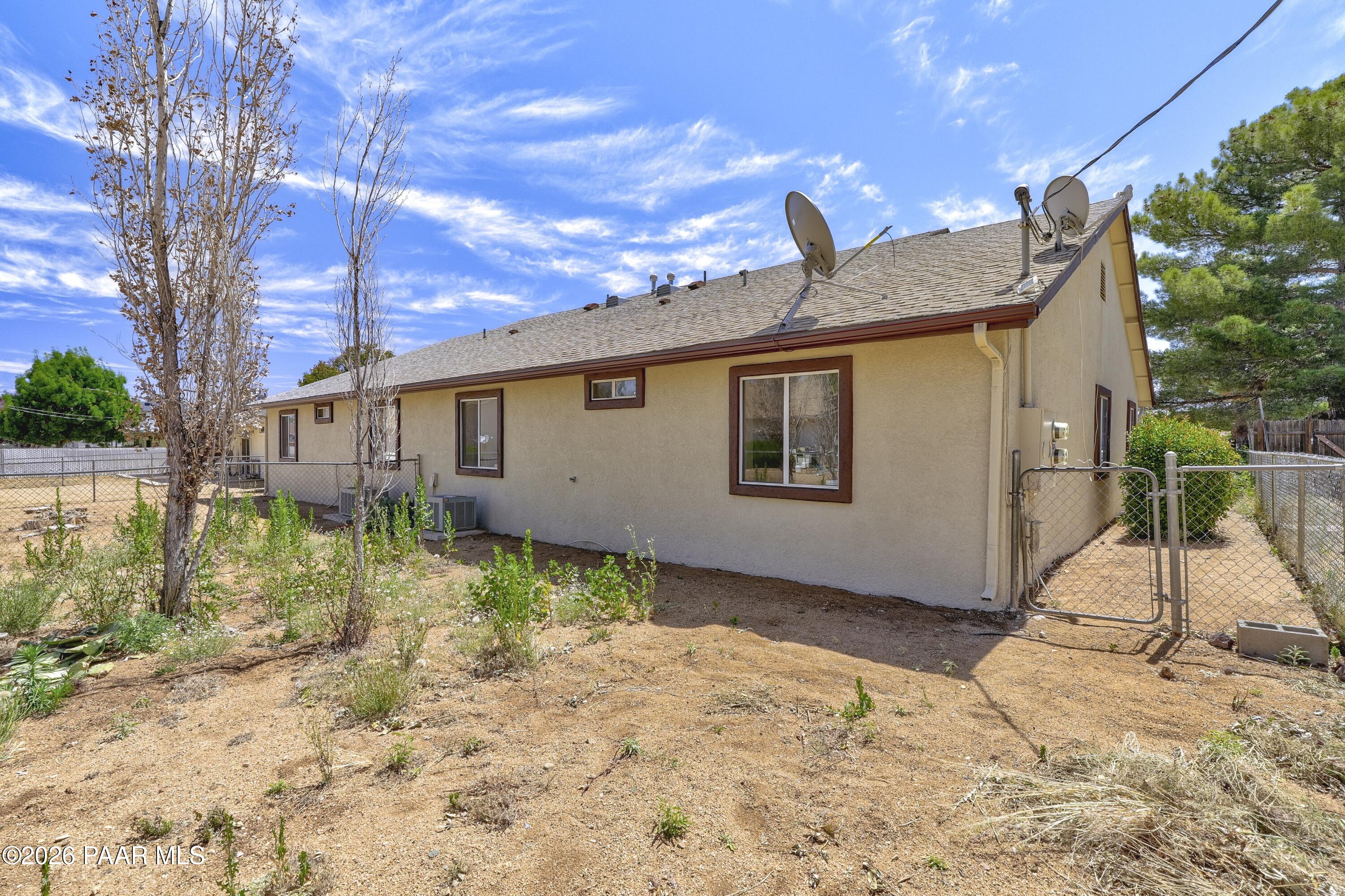 3280 N Hedgewood Drive