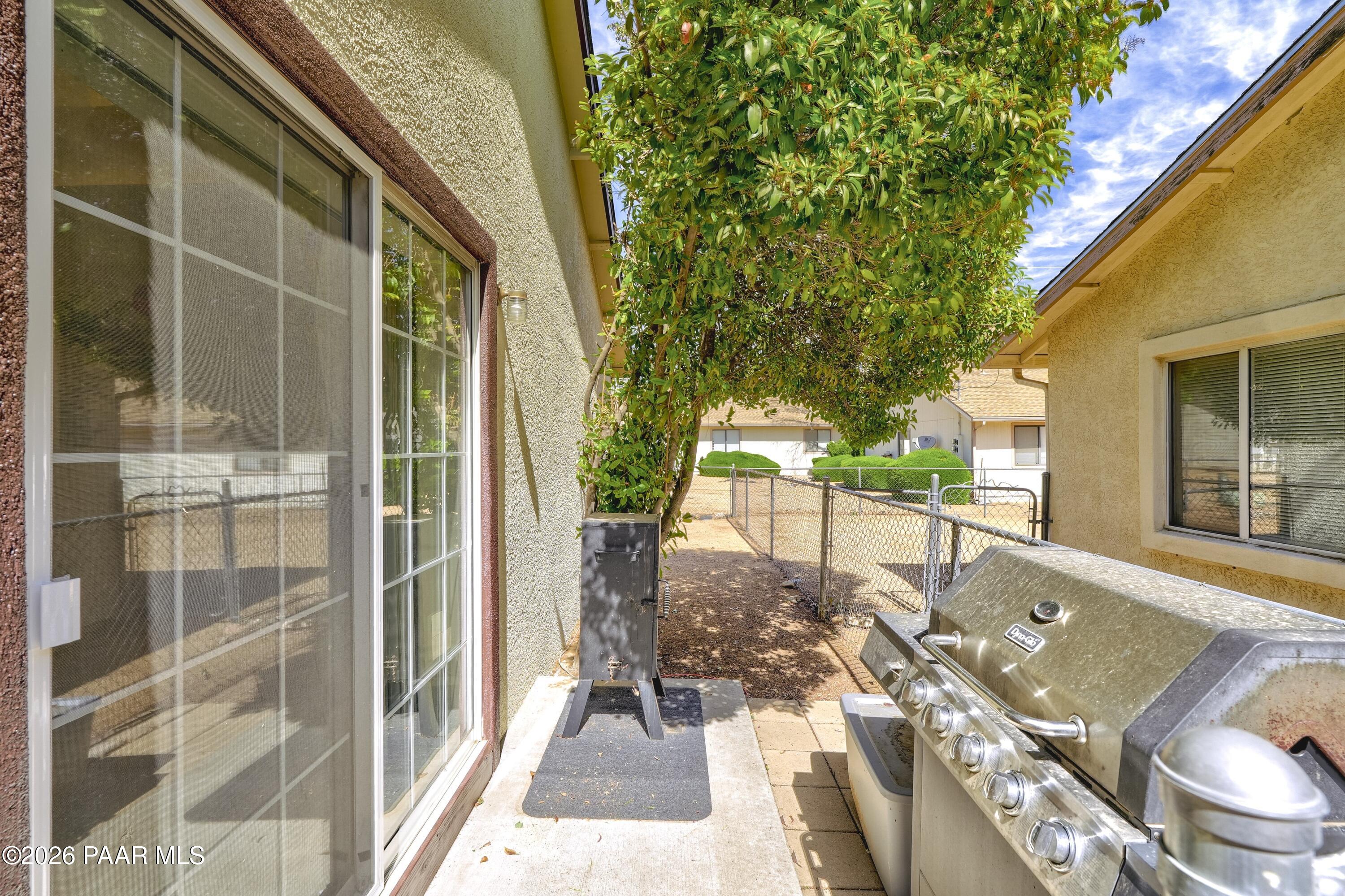3280 N Hedgewood Drive