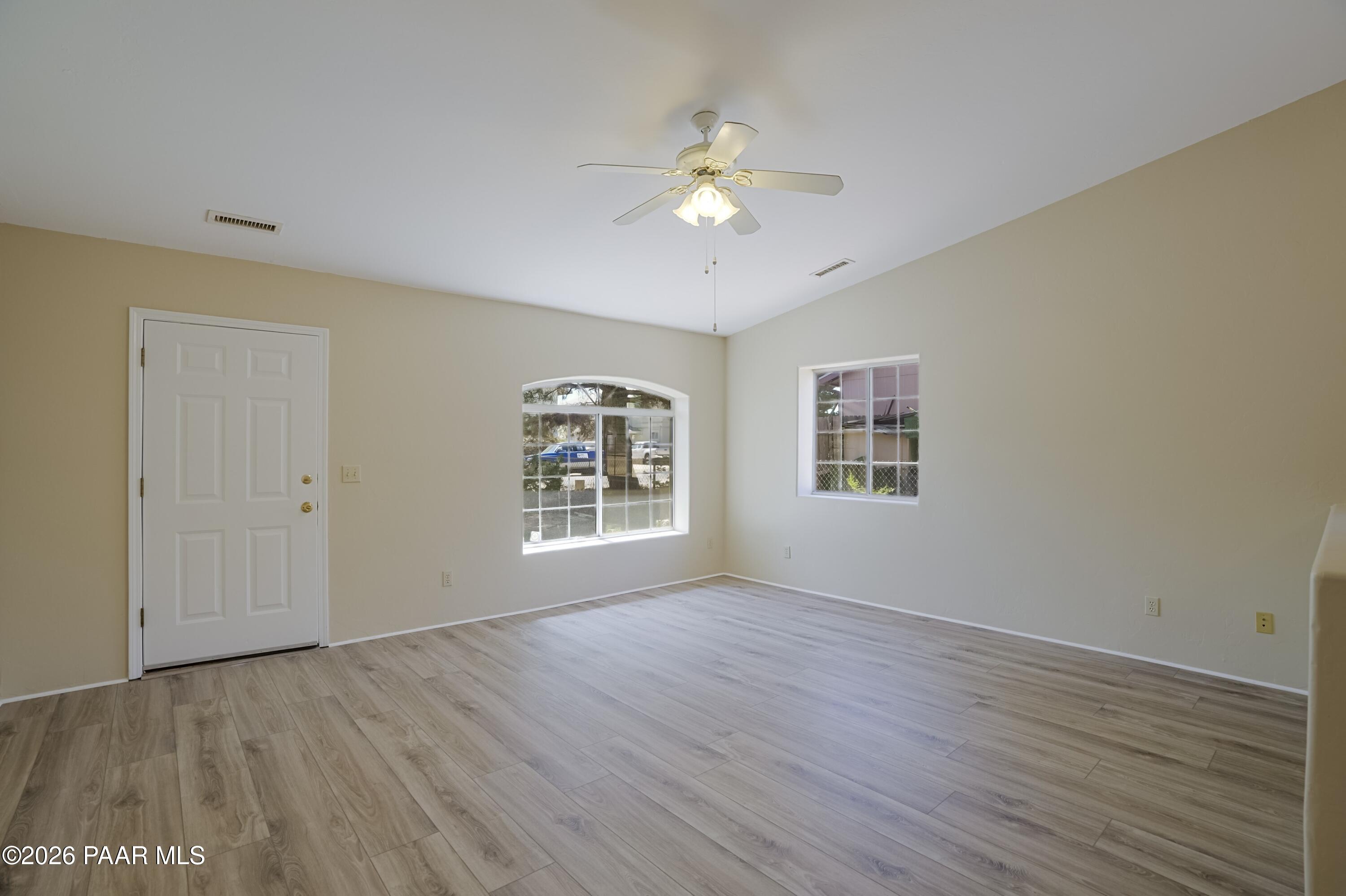 3280 N Hedgewood Drive