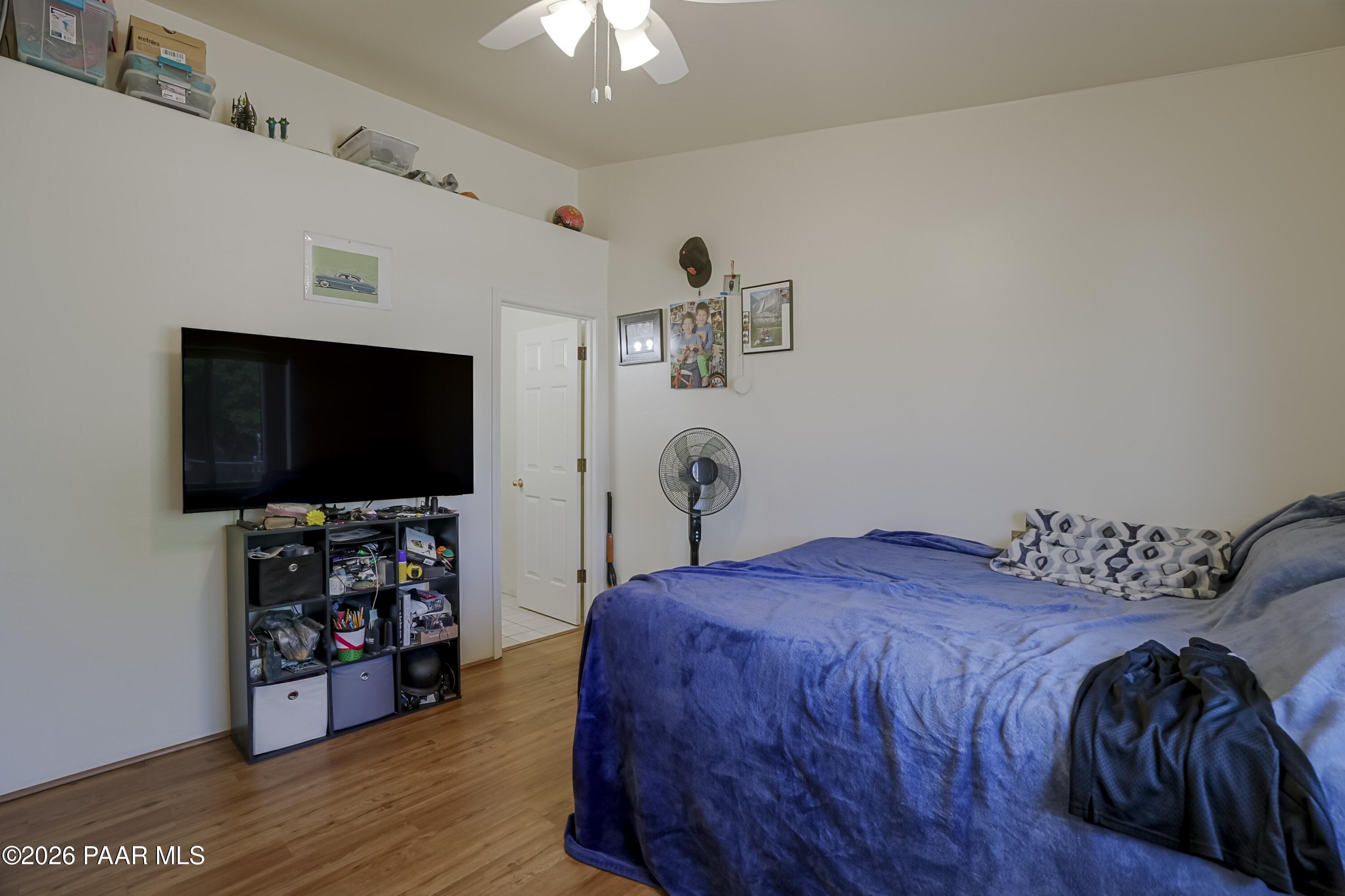 3280 N Hedgewood Drive