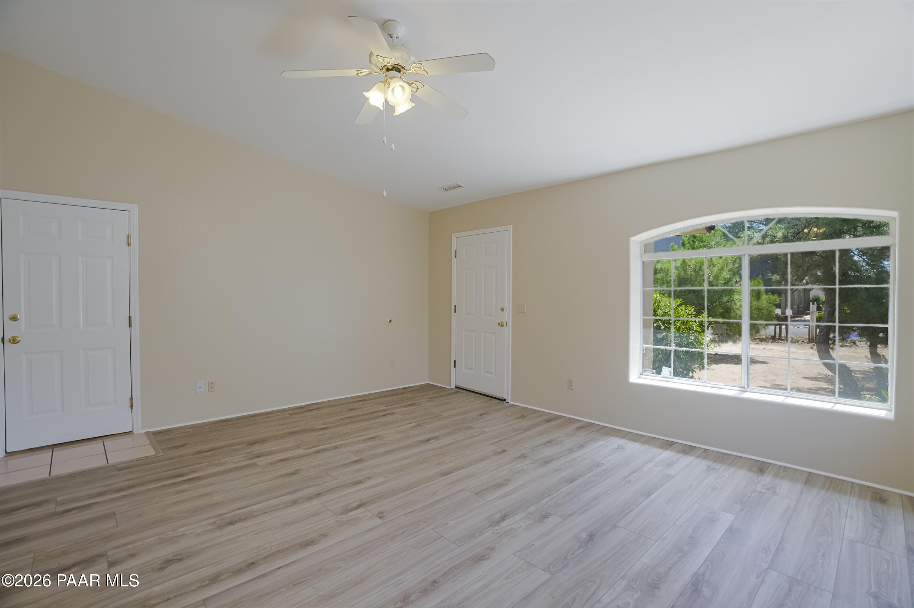 3280 N Hedgewood Drive