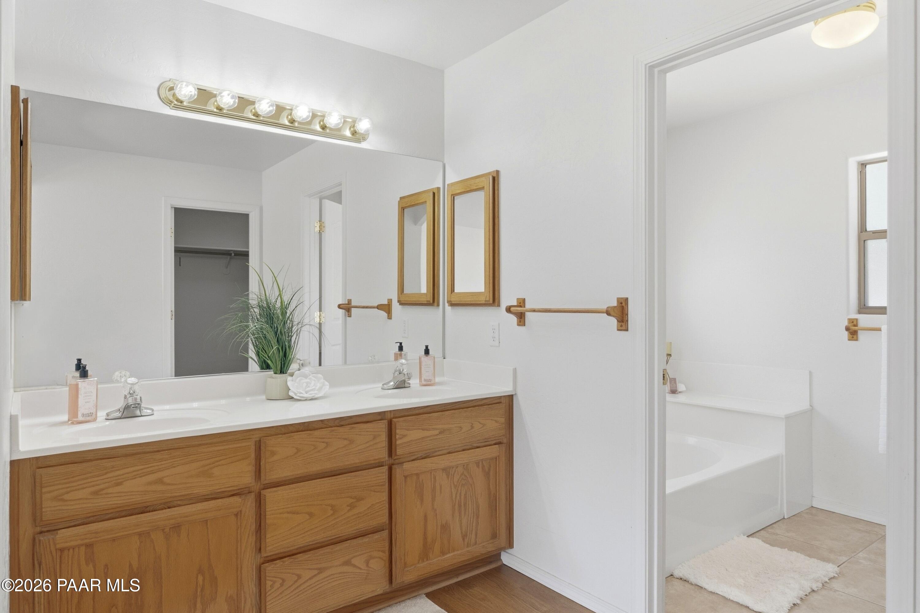 7100 E Granite Peaks