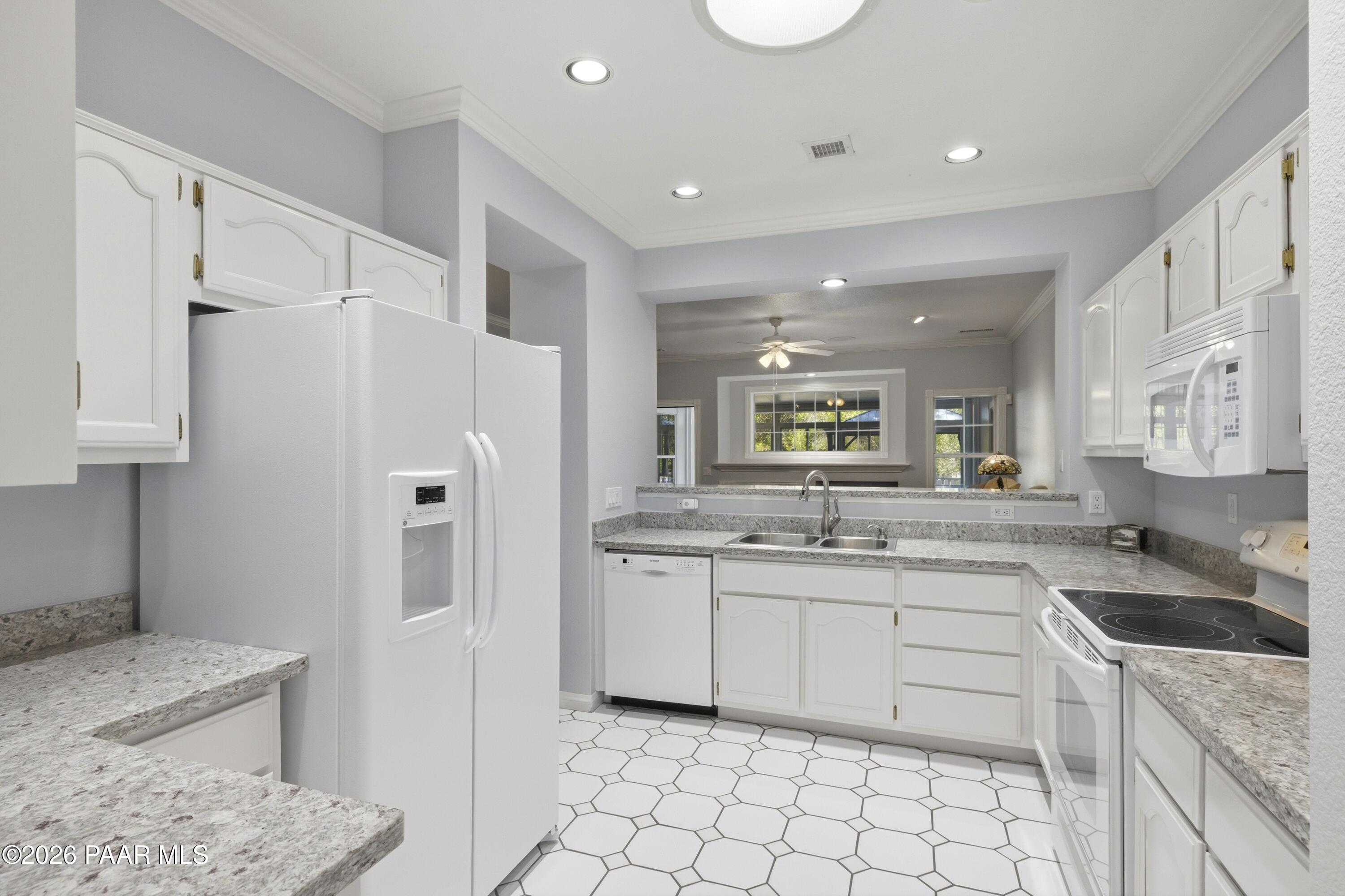 1816 Bond Circle