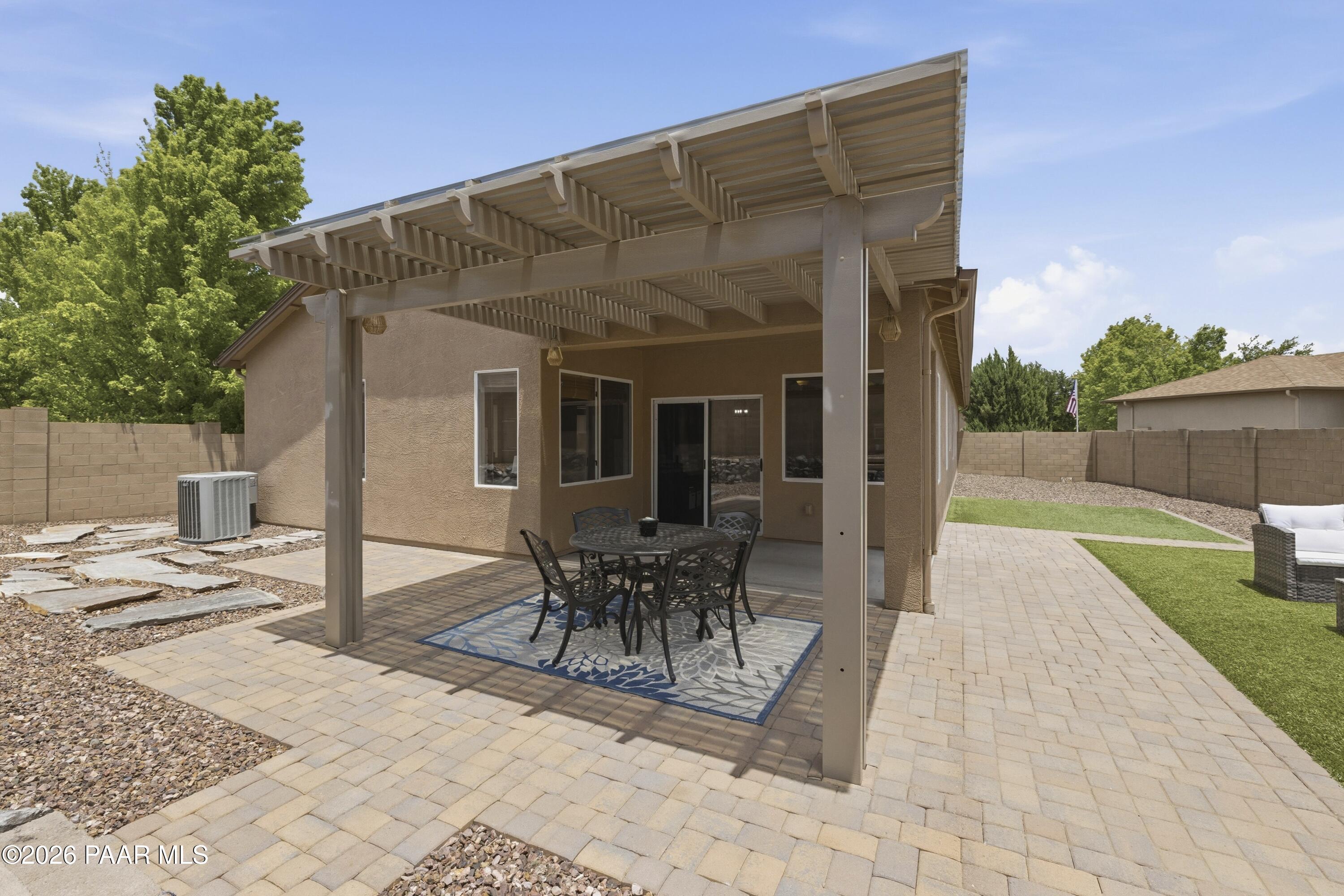 7904 N Paradise Canyon Lane