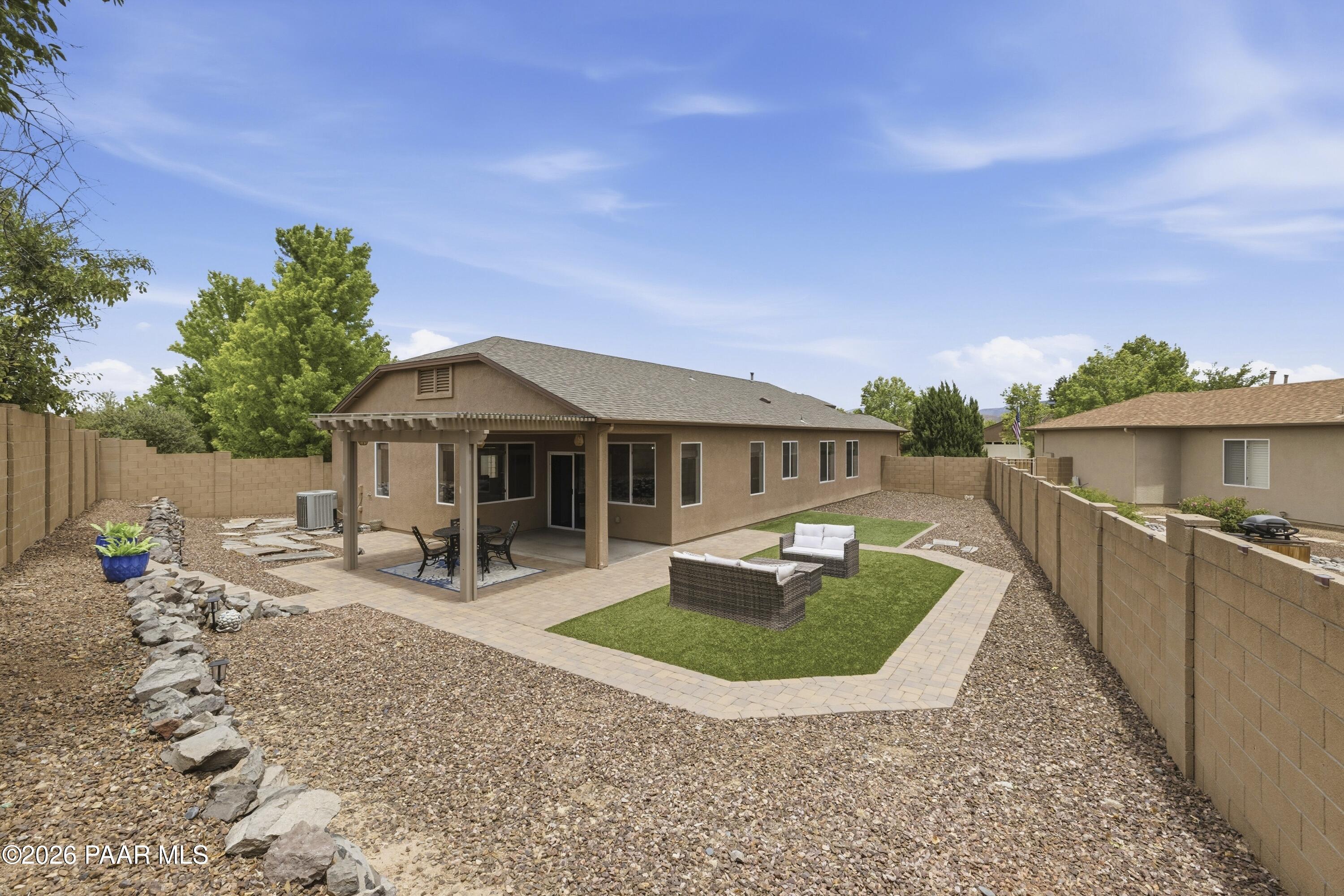 7904 N Paradise Canyon Lane