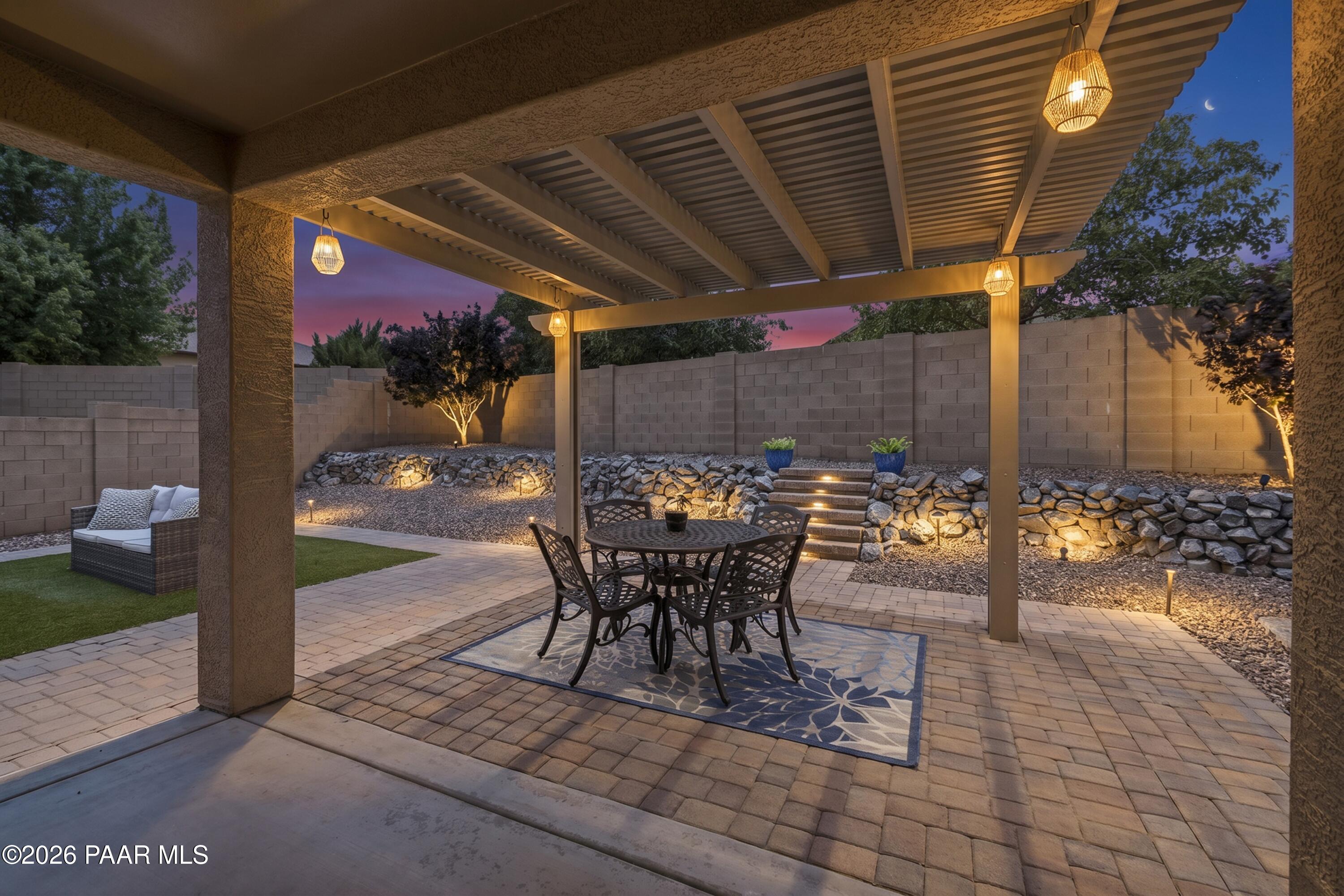 7904 N Paradise Canyon Lane