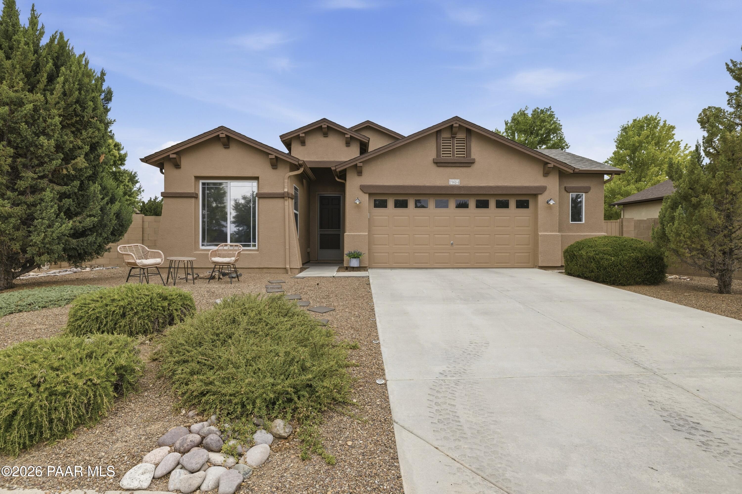7904 N Paradise Canyon Lane
