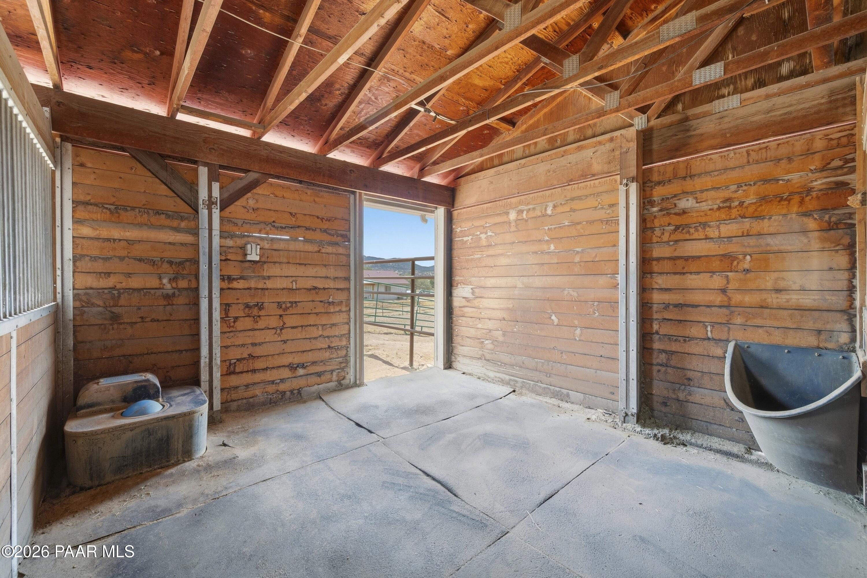 11070 N Deer Hill Lane