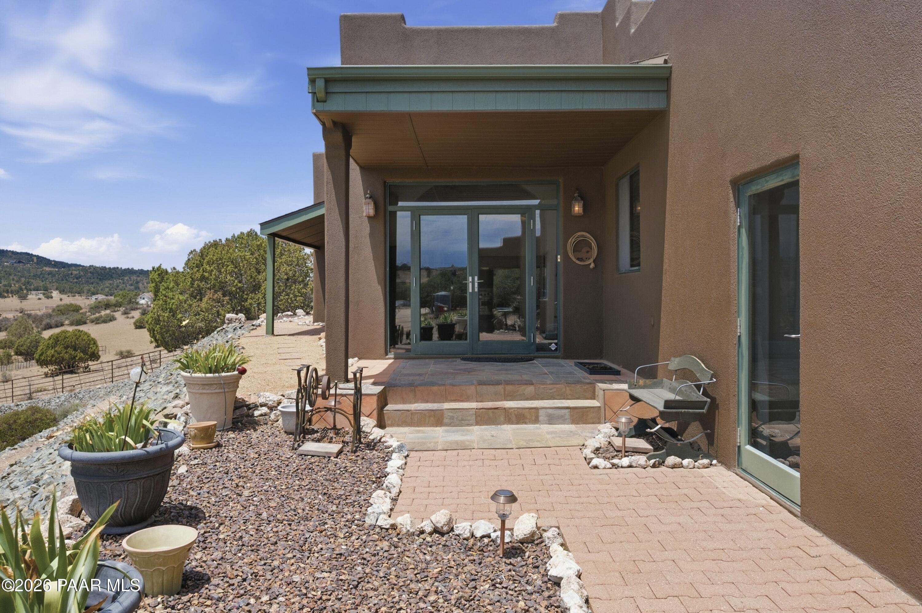 11070 N Deer Hill Lane