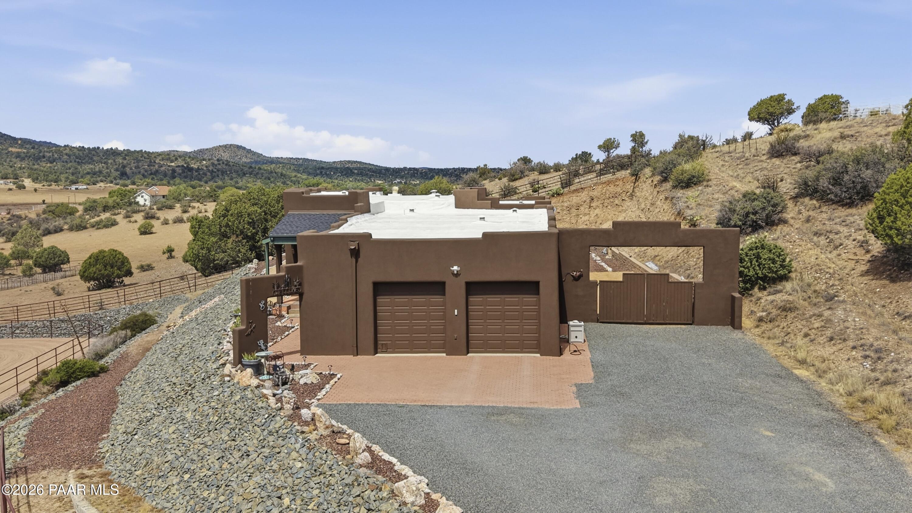 11070 N Deer Hill Lane