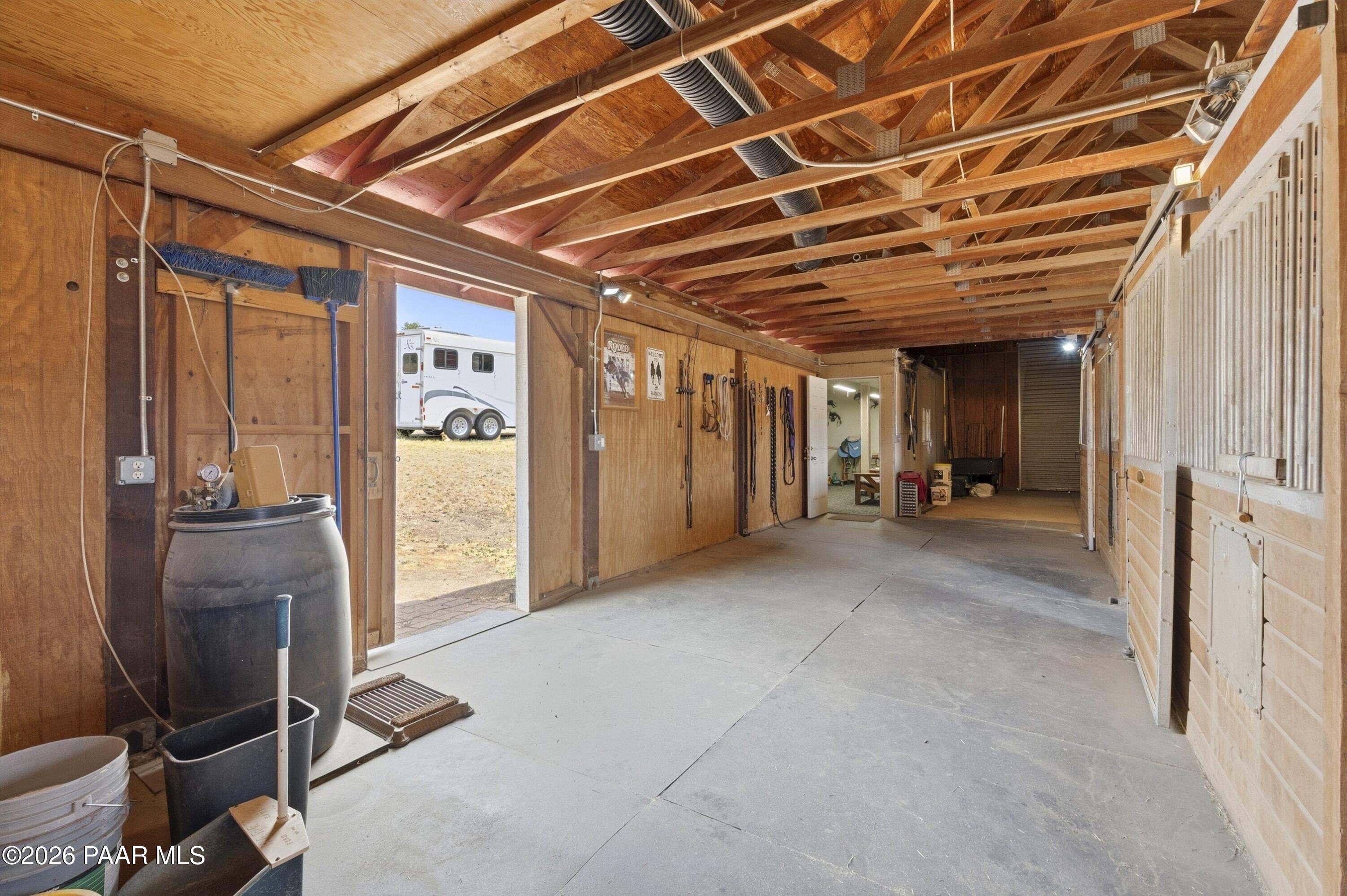11070 N Deer Hill Lane