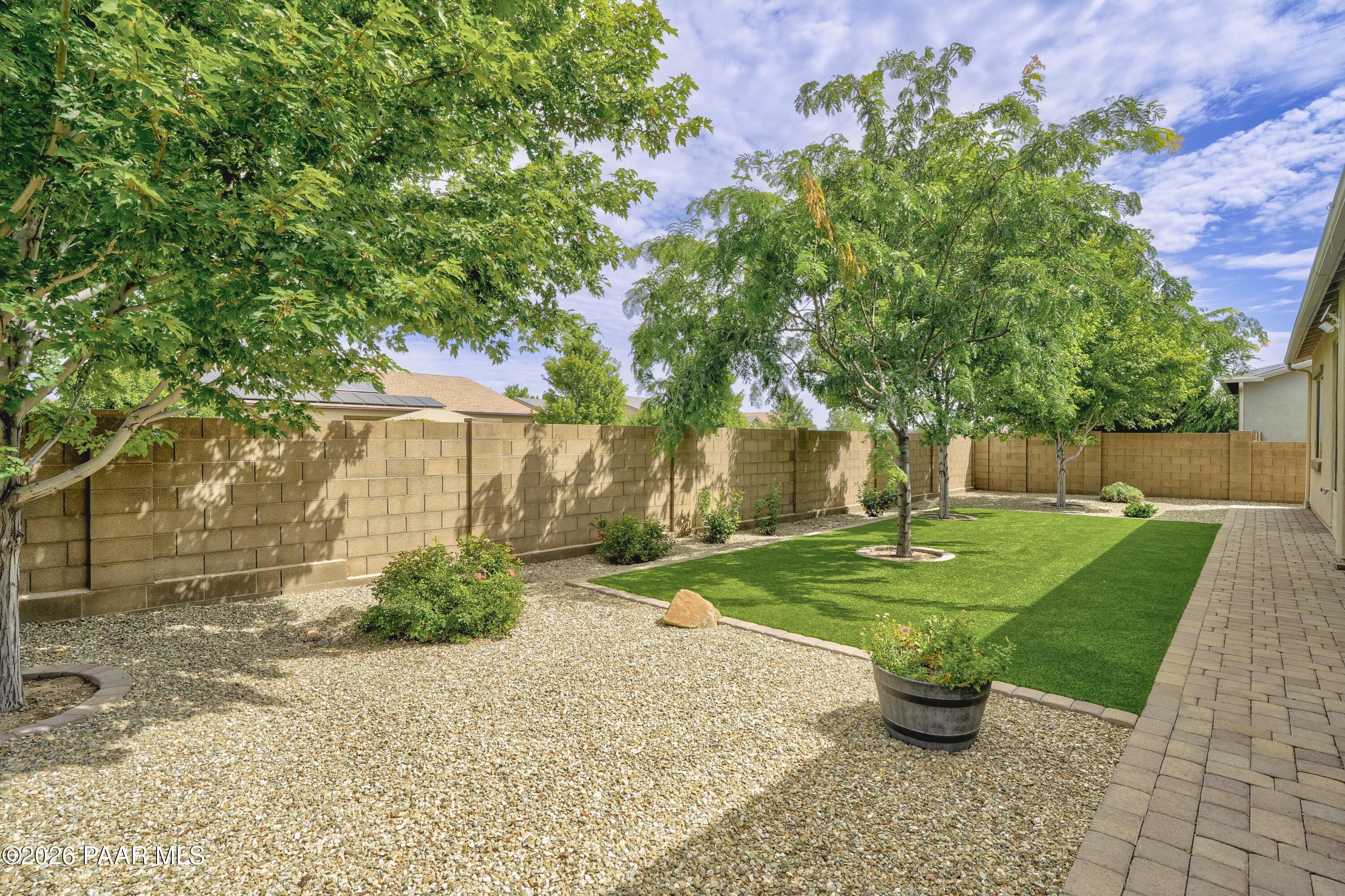 8248 N Sunset Ridge