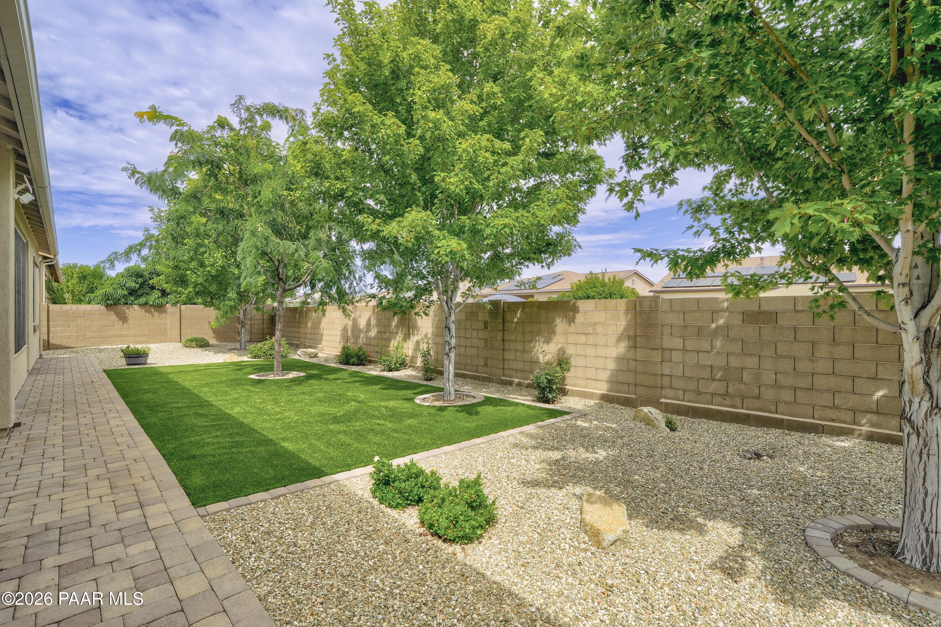 8248 N Sunset Ridge