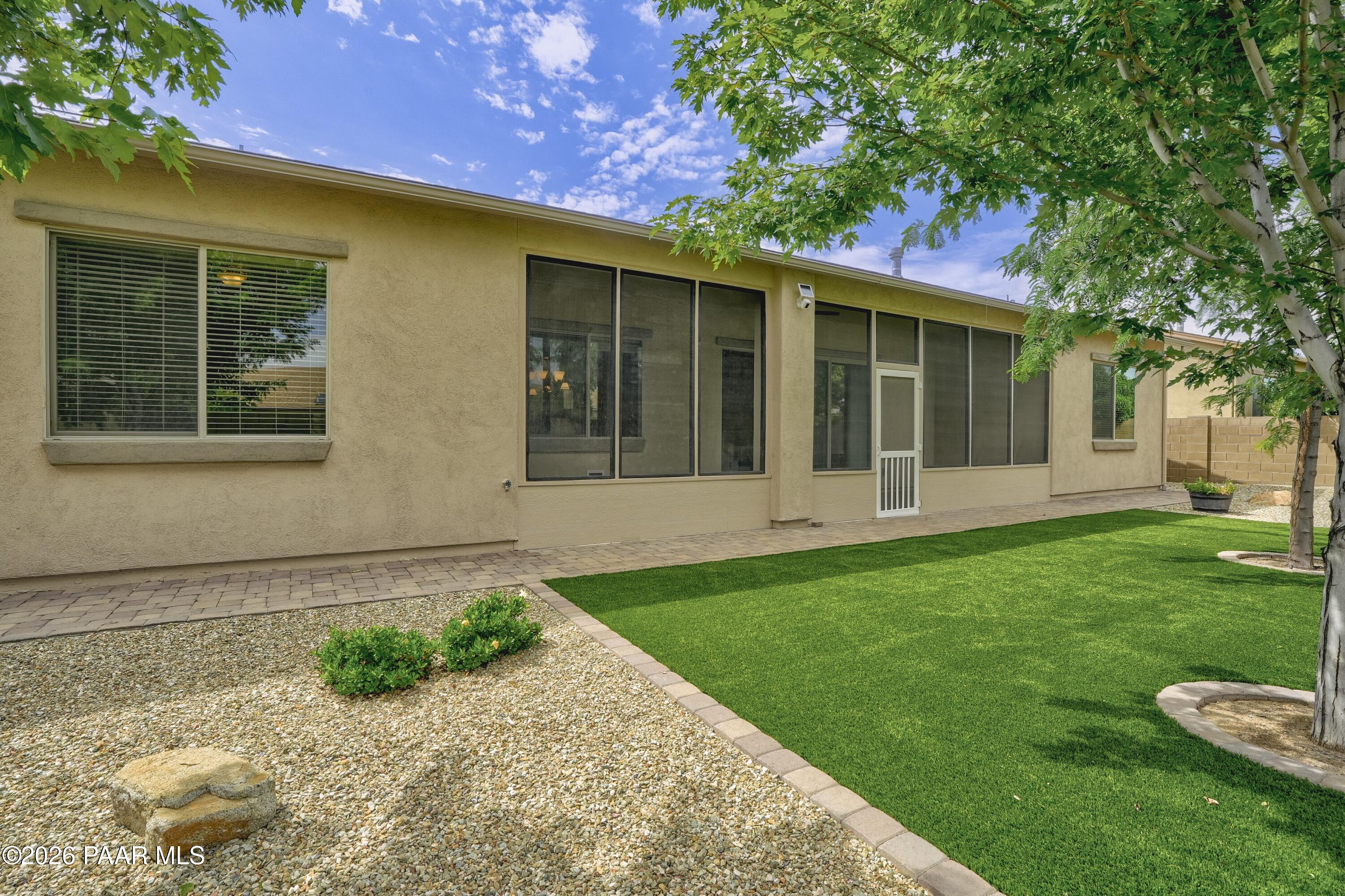 8248 N Sunset Ridge