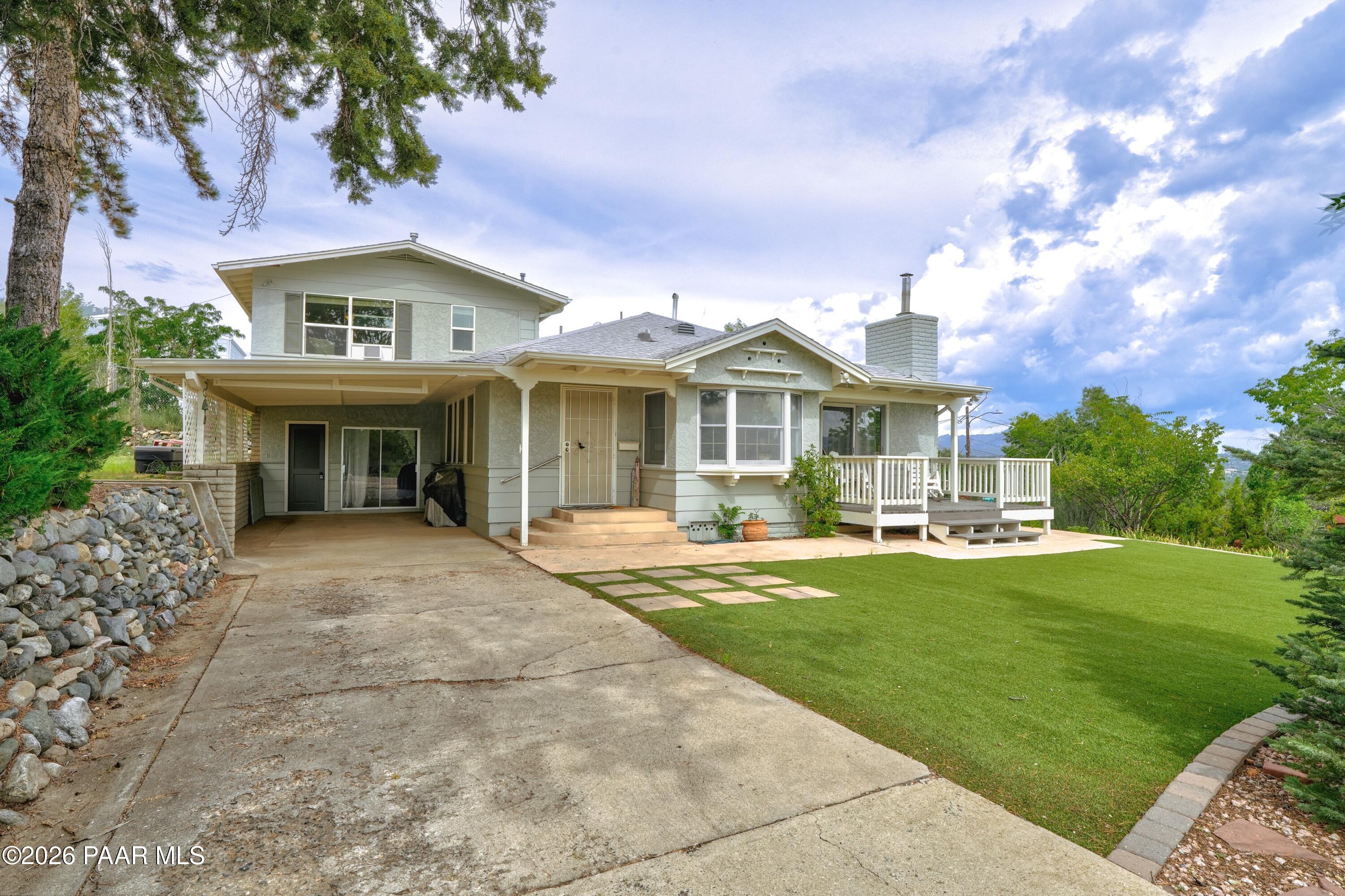 803 E Carleton Street