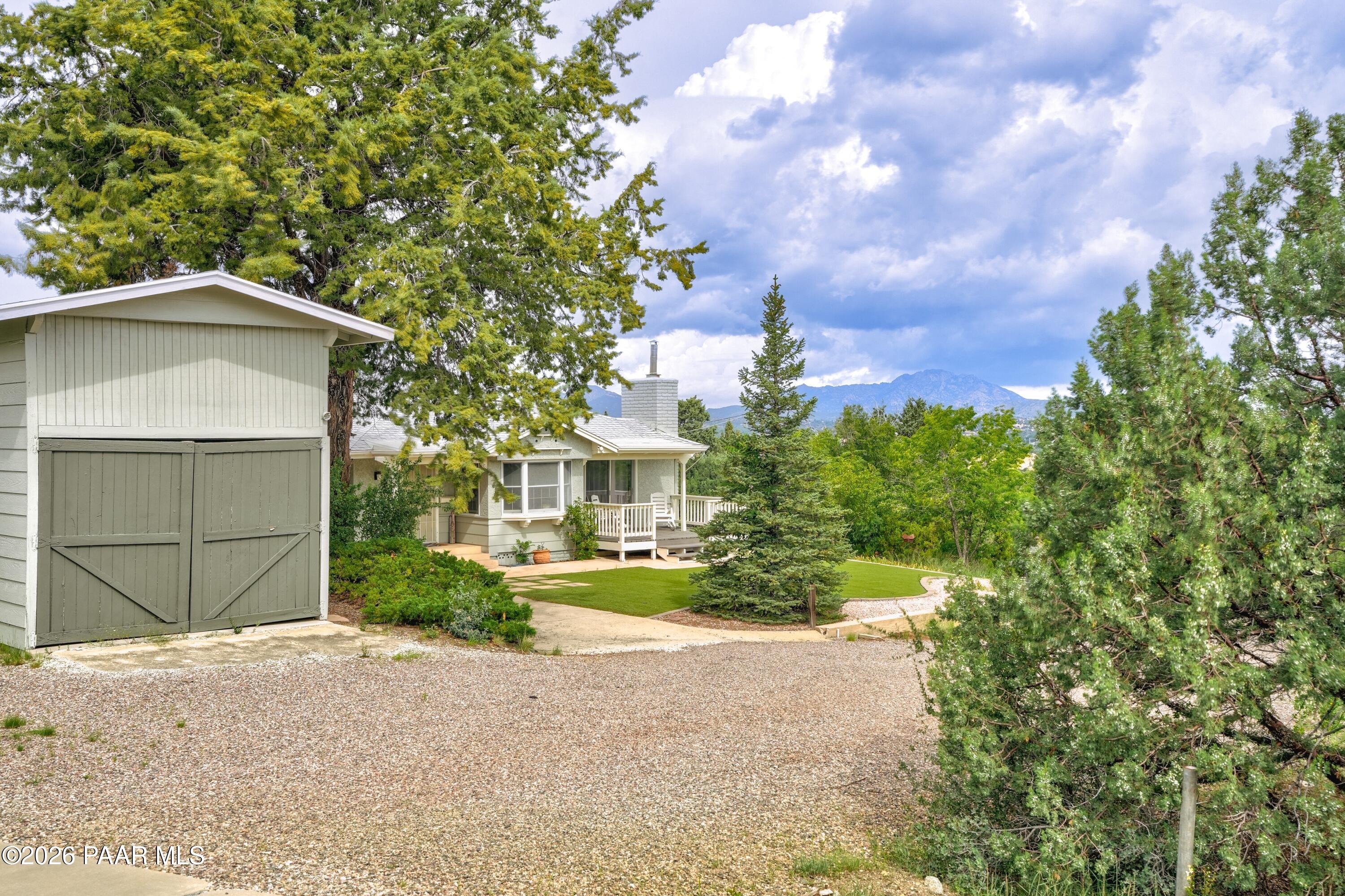 803 E Carleton Street