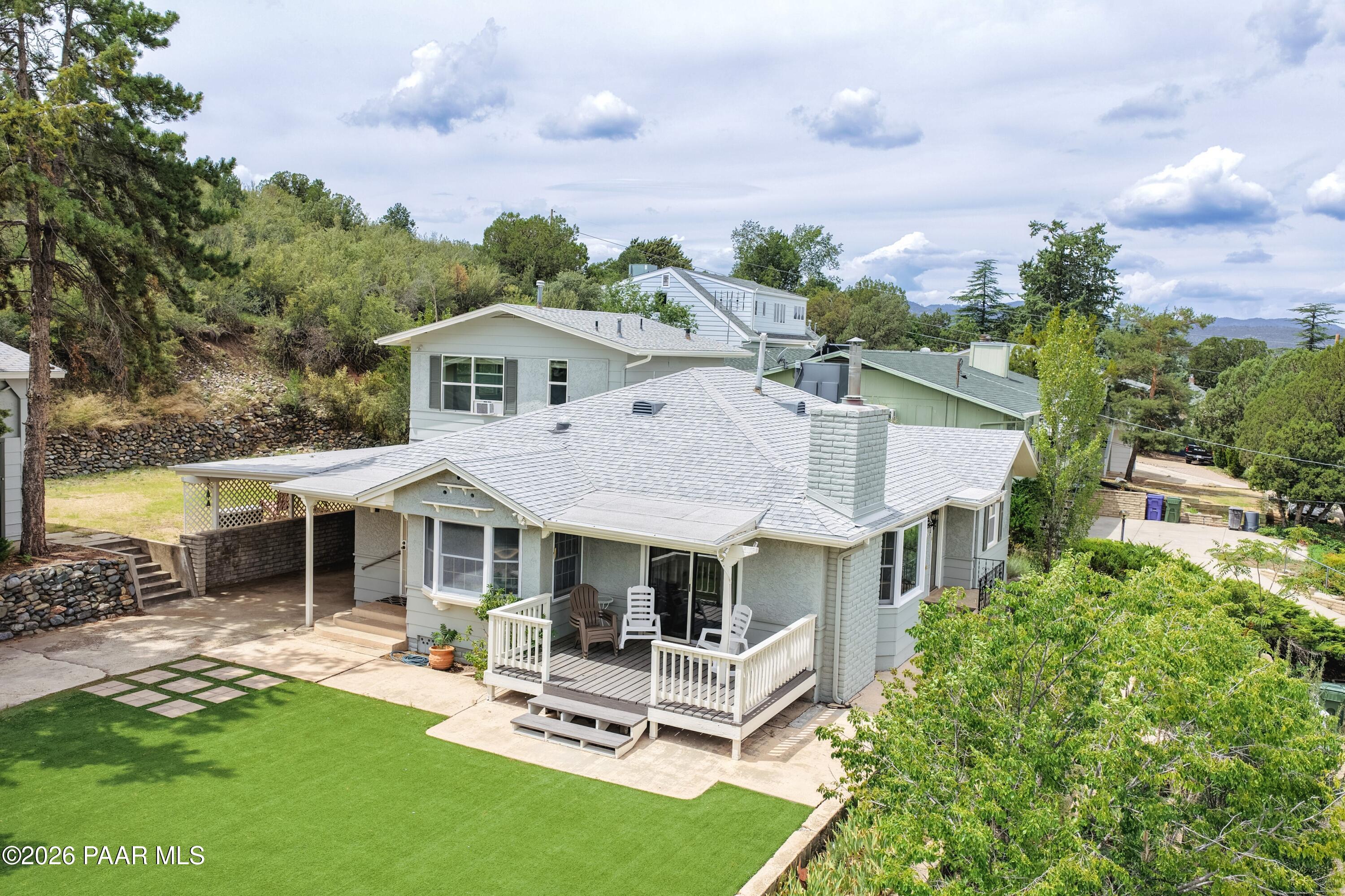 803 E Carleton Street