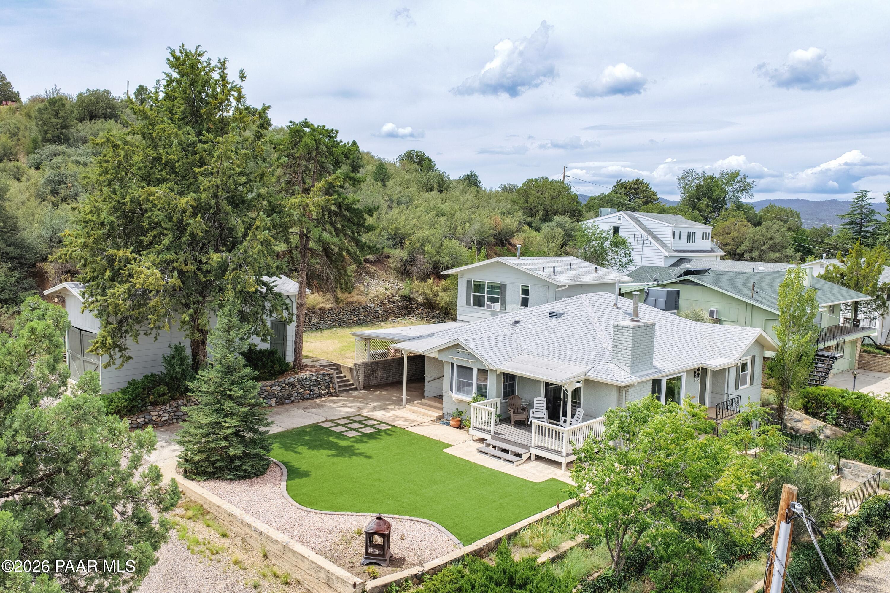 803 E Carleton Street