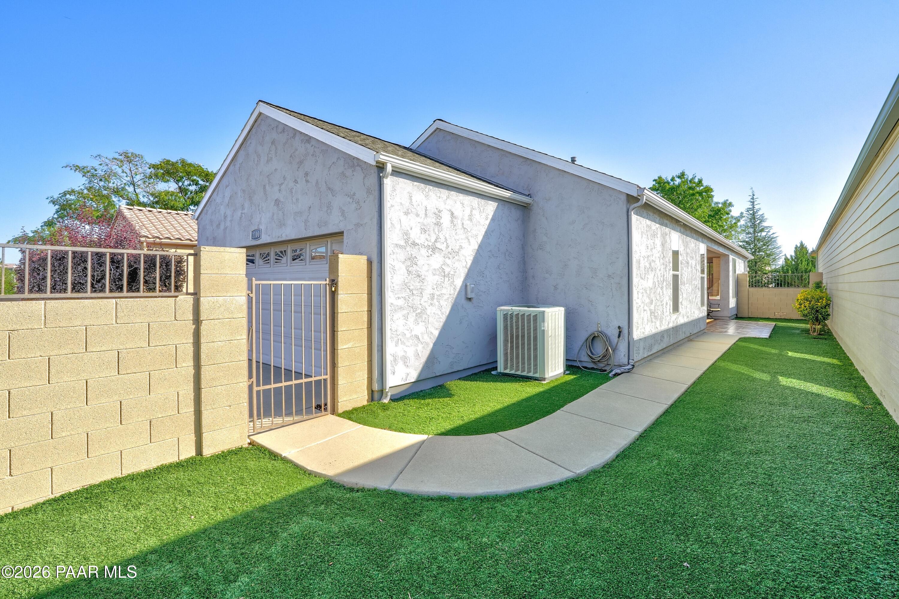 1100 N Fence Post Place