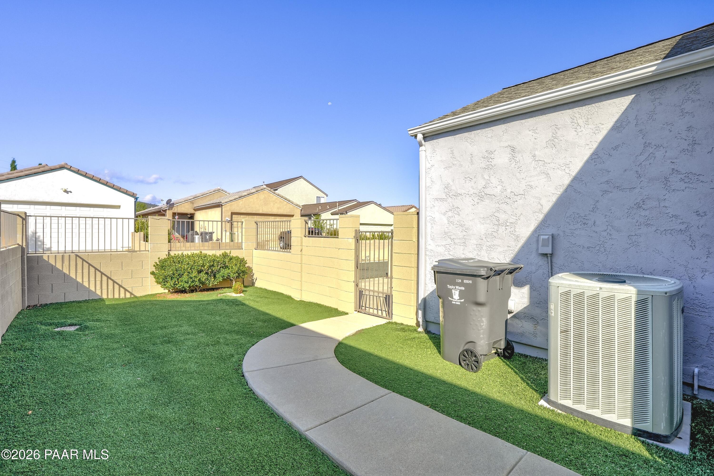 1100 N Fence Post Place