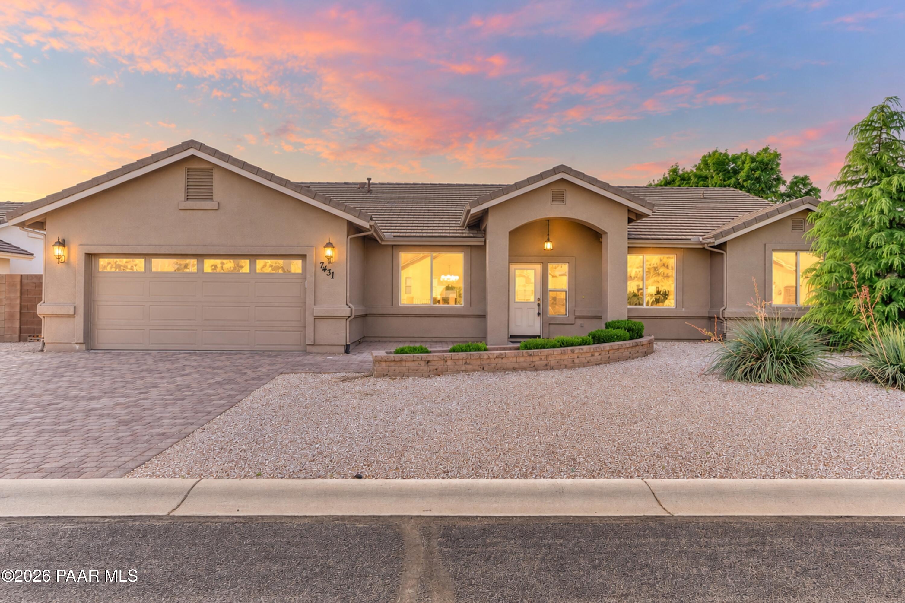 7431 N Outlook Lane
