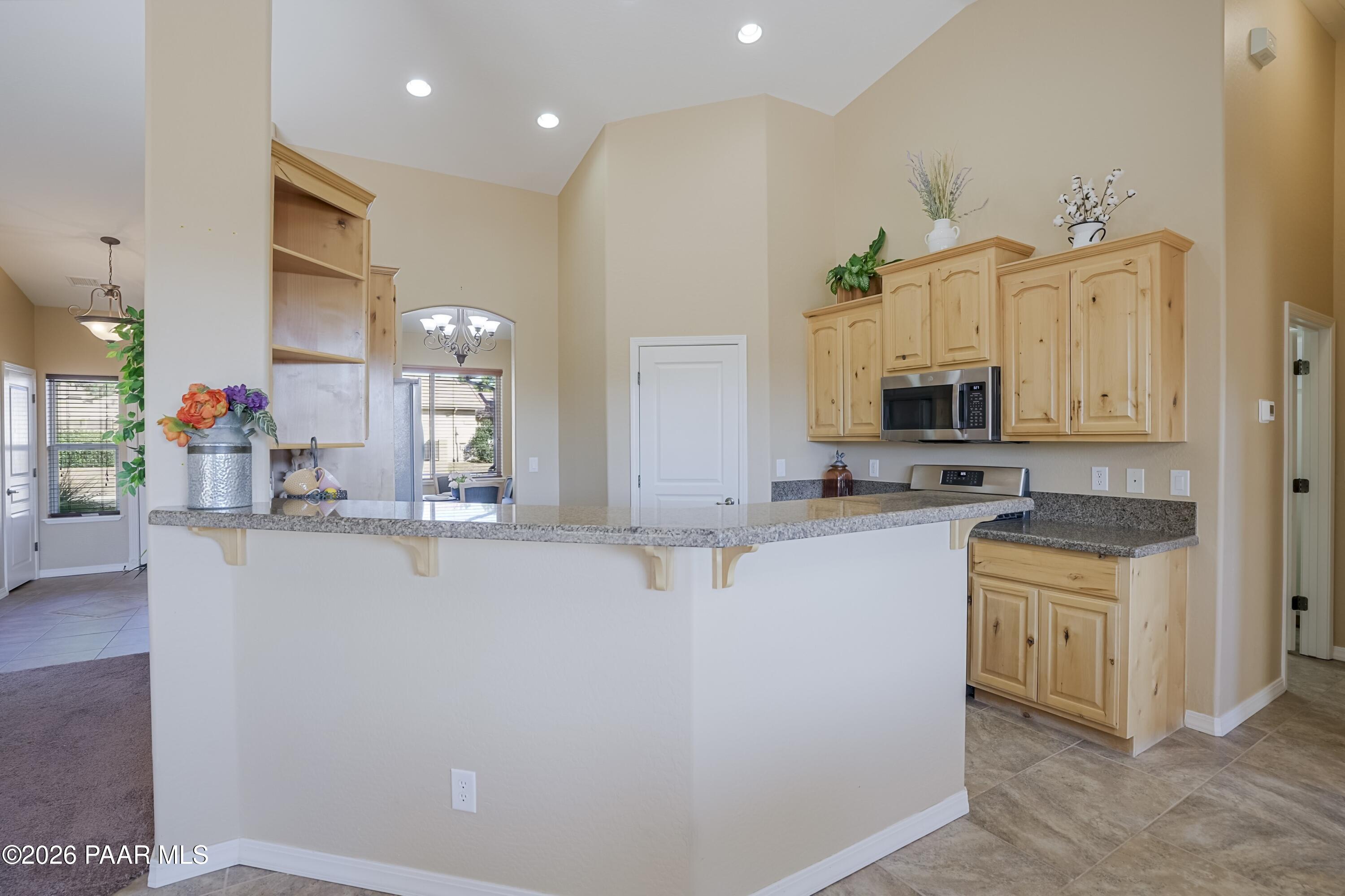 7431 N Outlook Lane