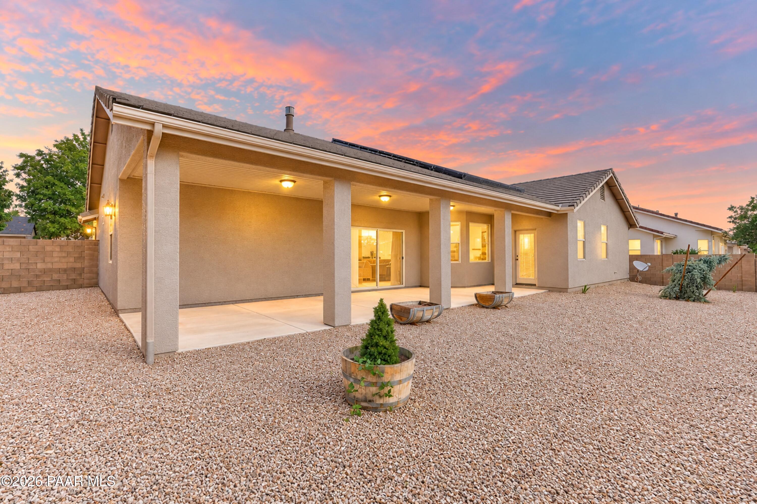 7431 N Outlook Lane
