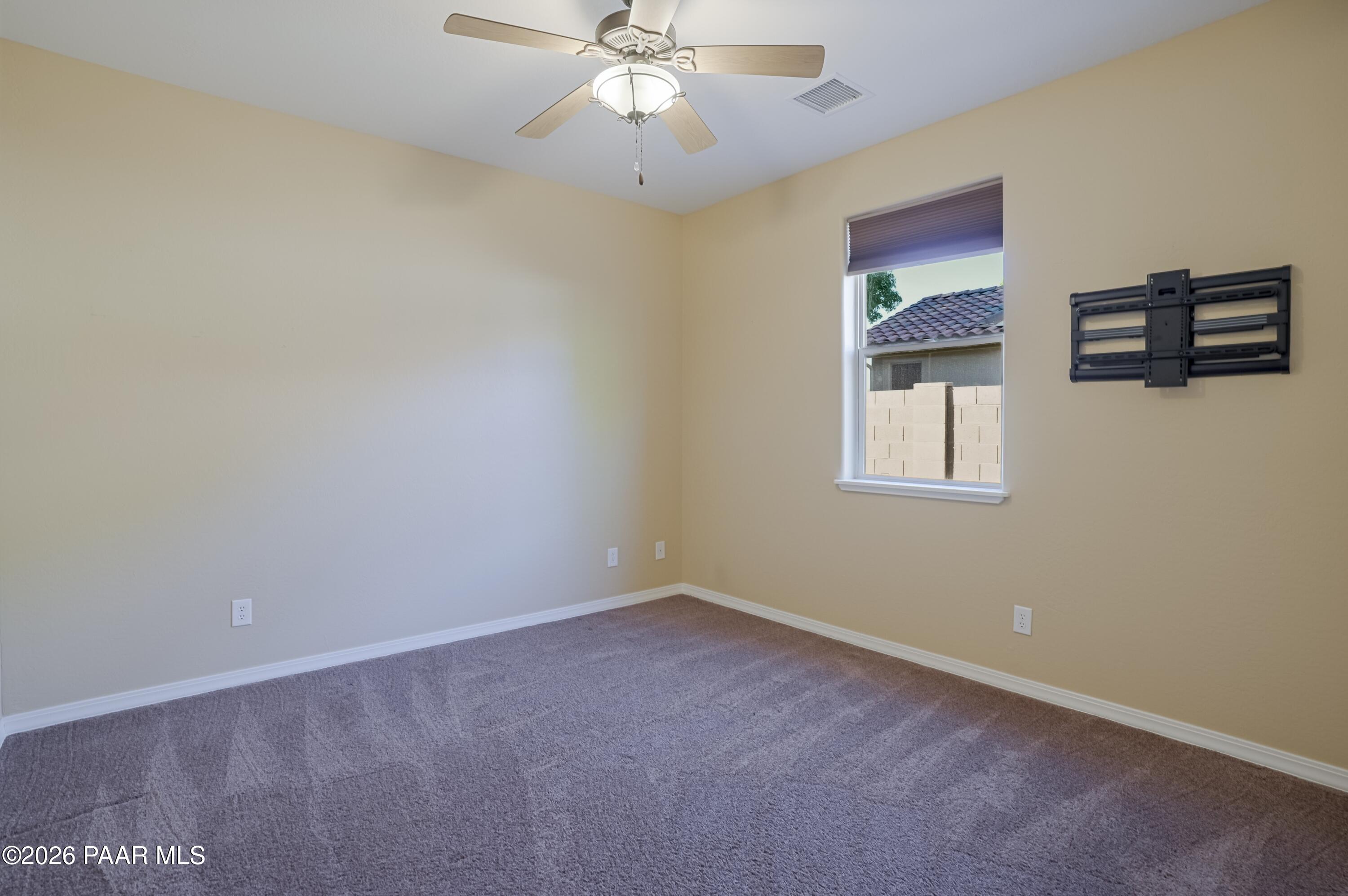 7431 N Outlook Lane