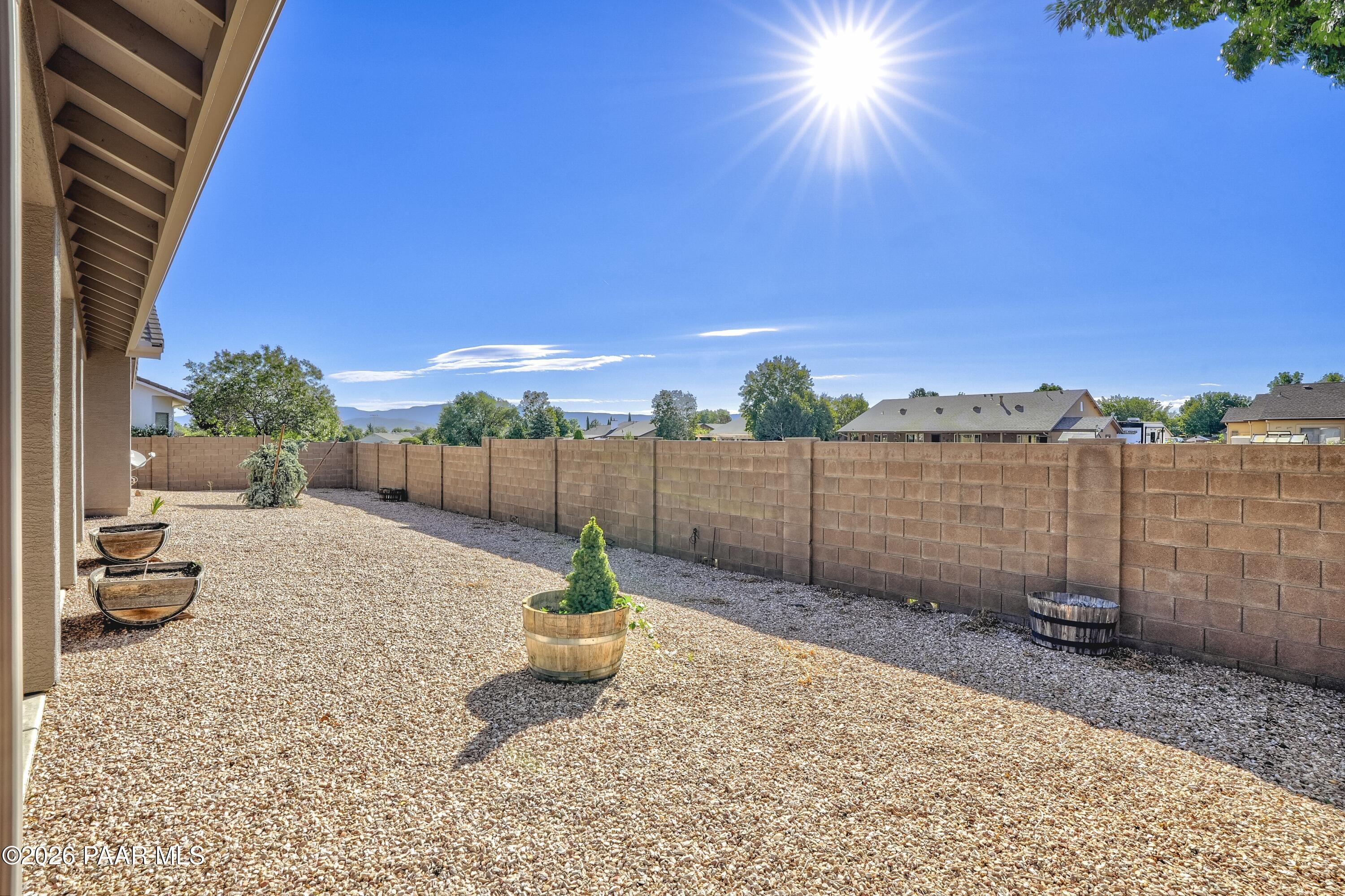 7431 N Outlook Lane