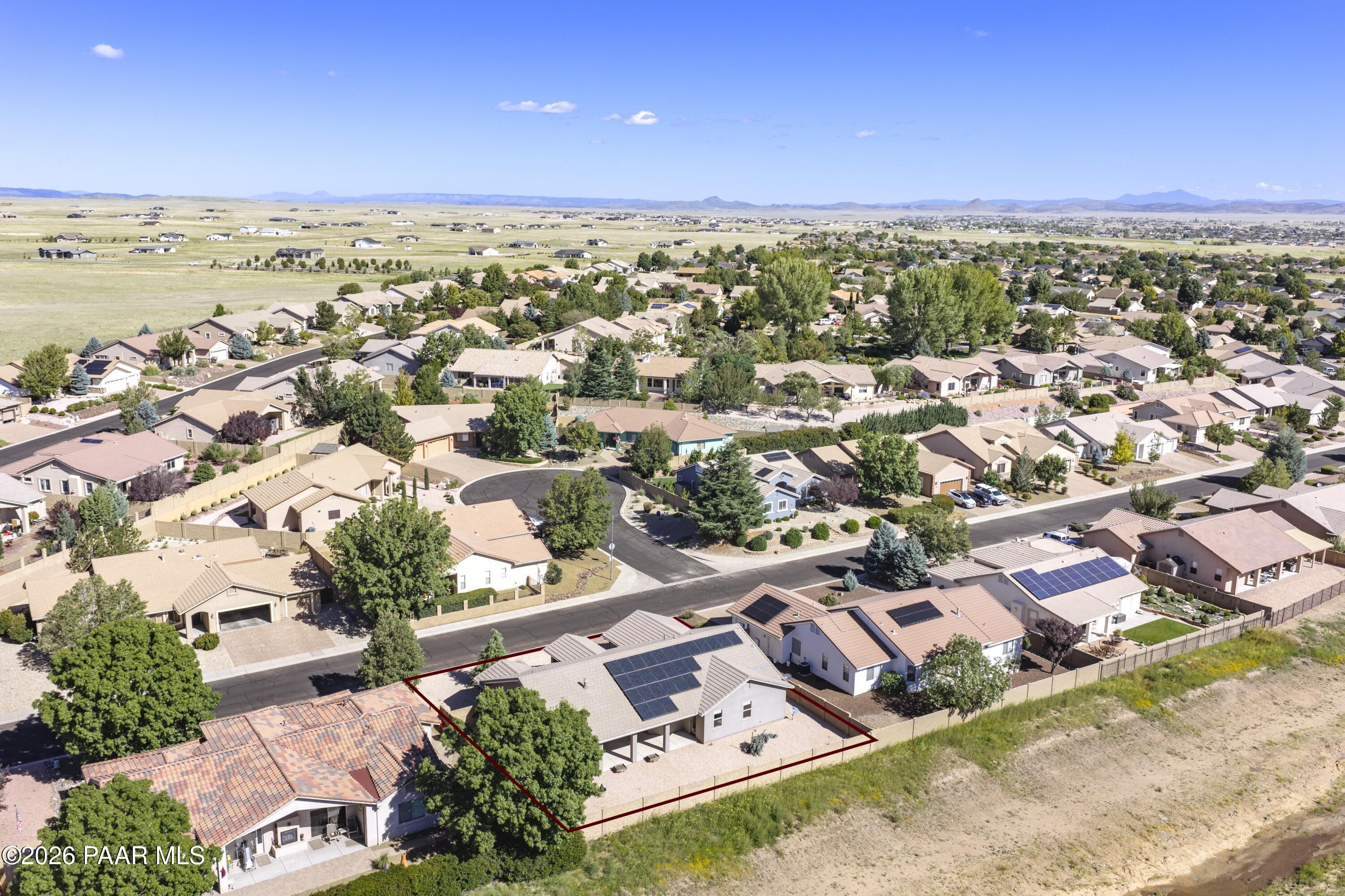 7431 N Outlook Lane