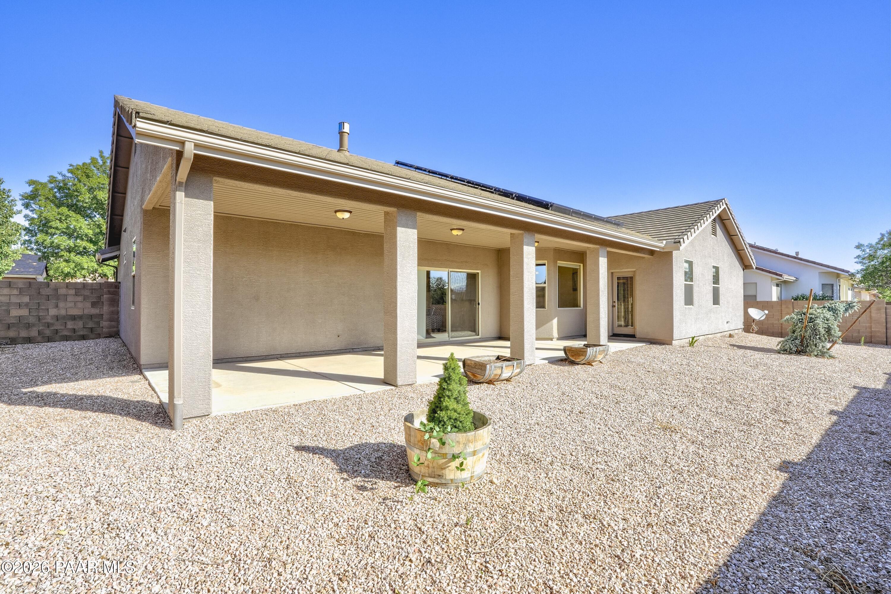 7431 N Outlook Lane