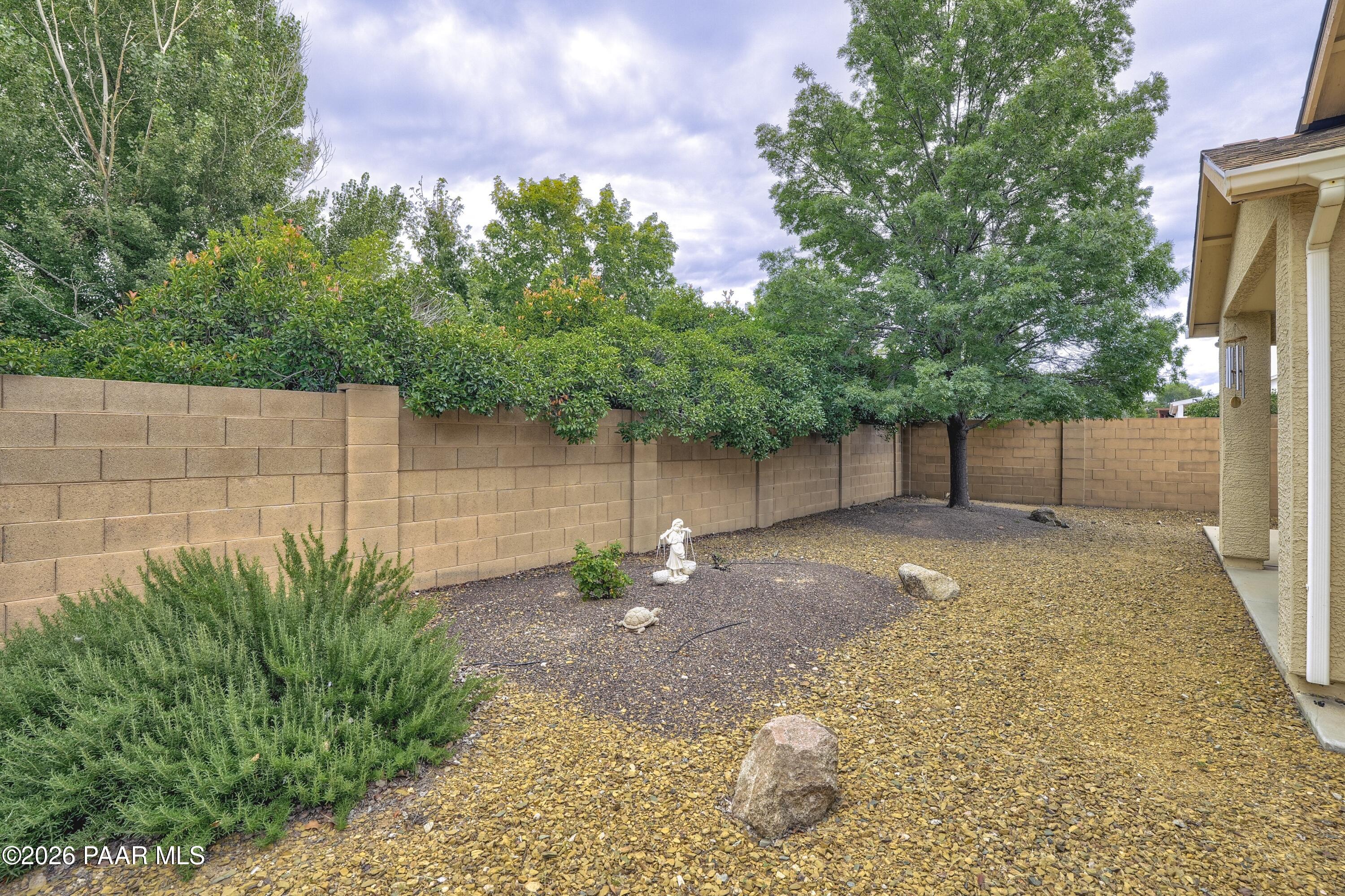 7511 N Summit