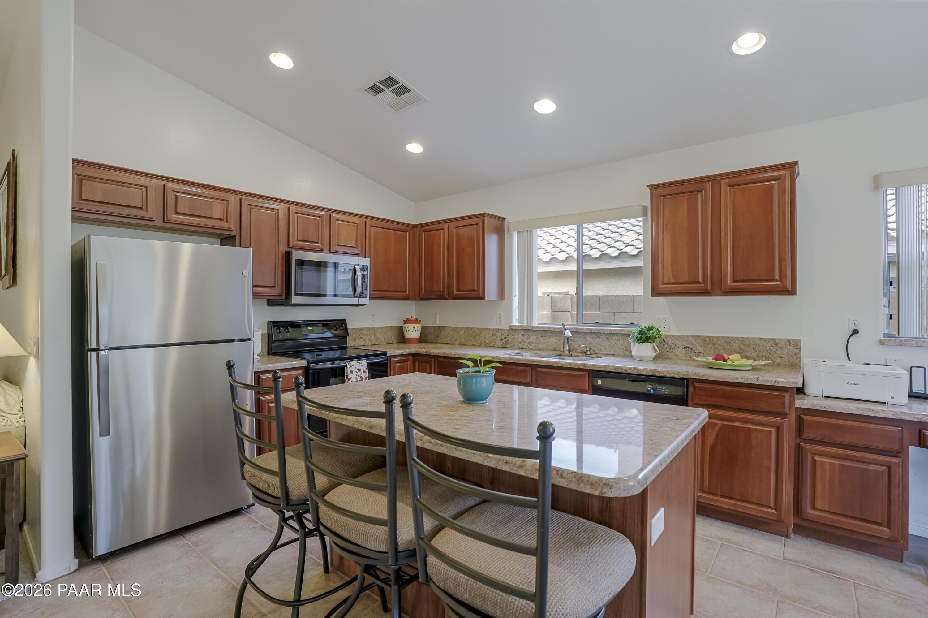 7511 N Summit