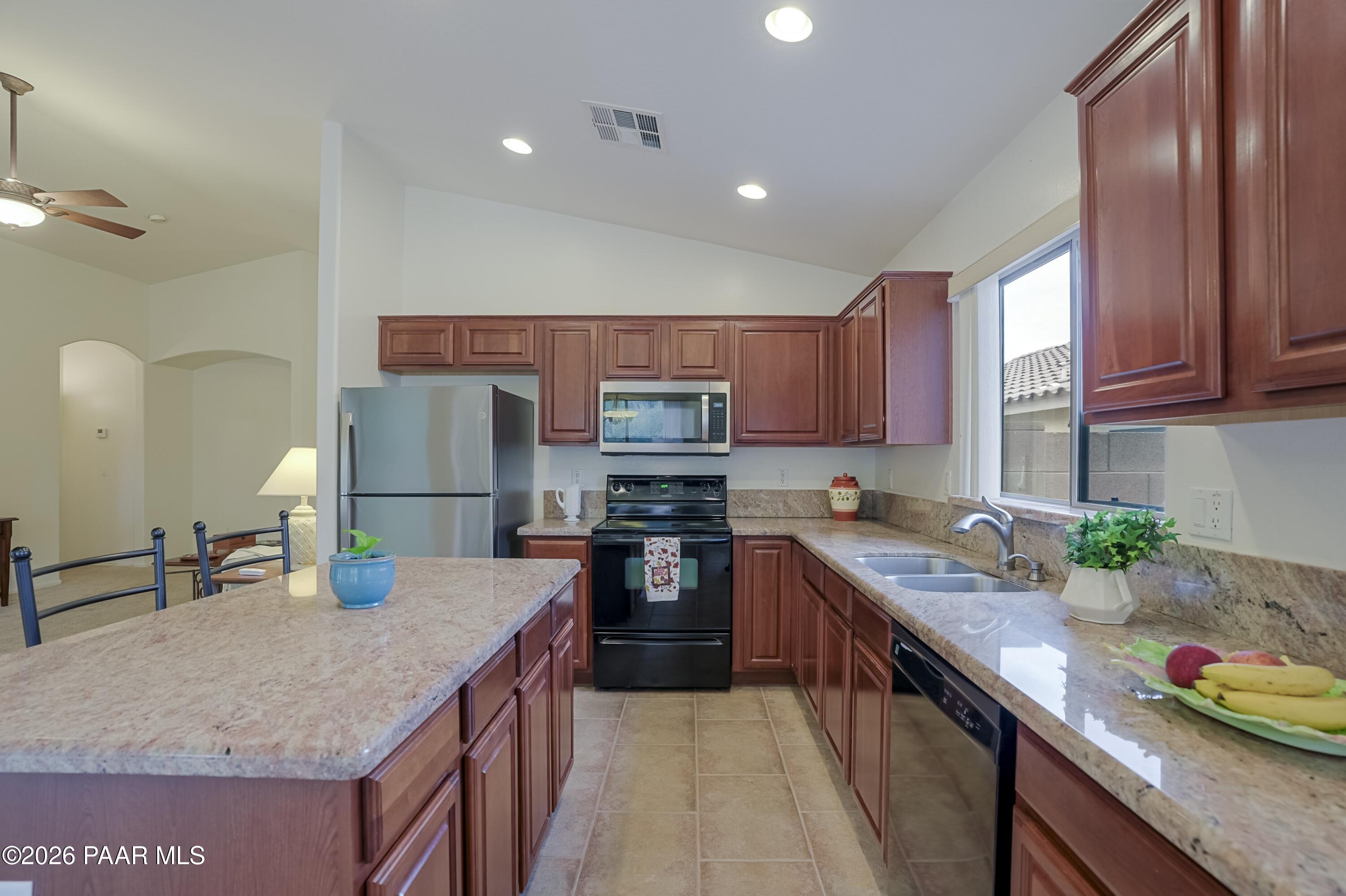 7511 N Summit