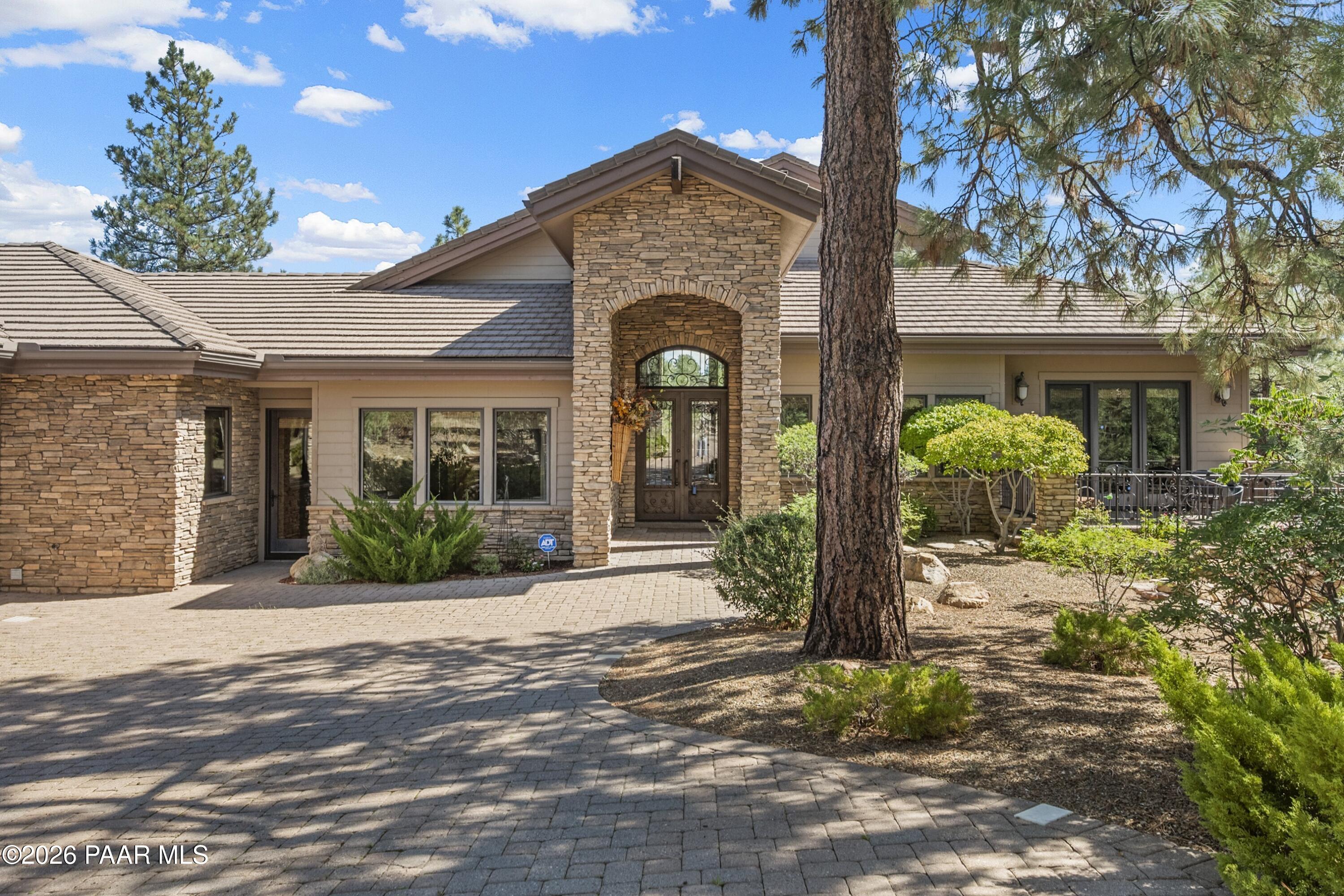 2140 Golf Club Lane
