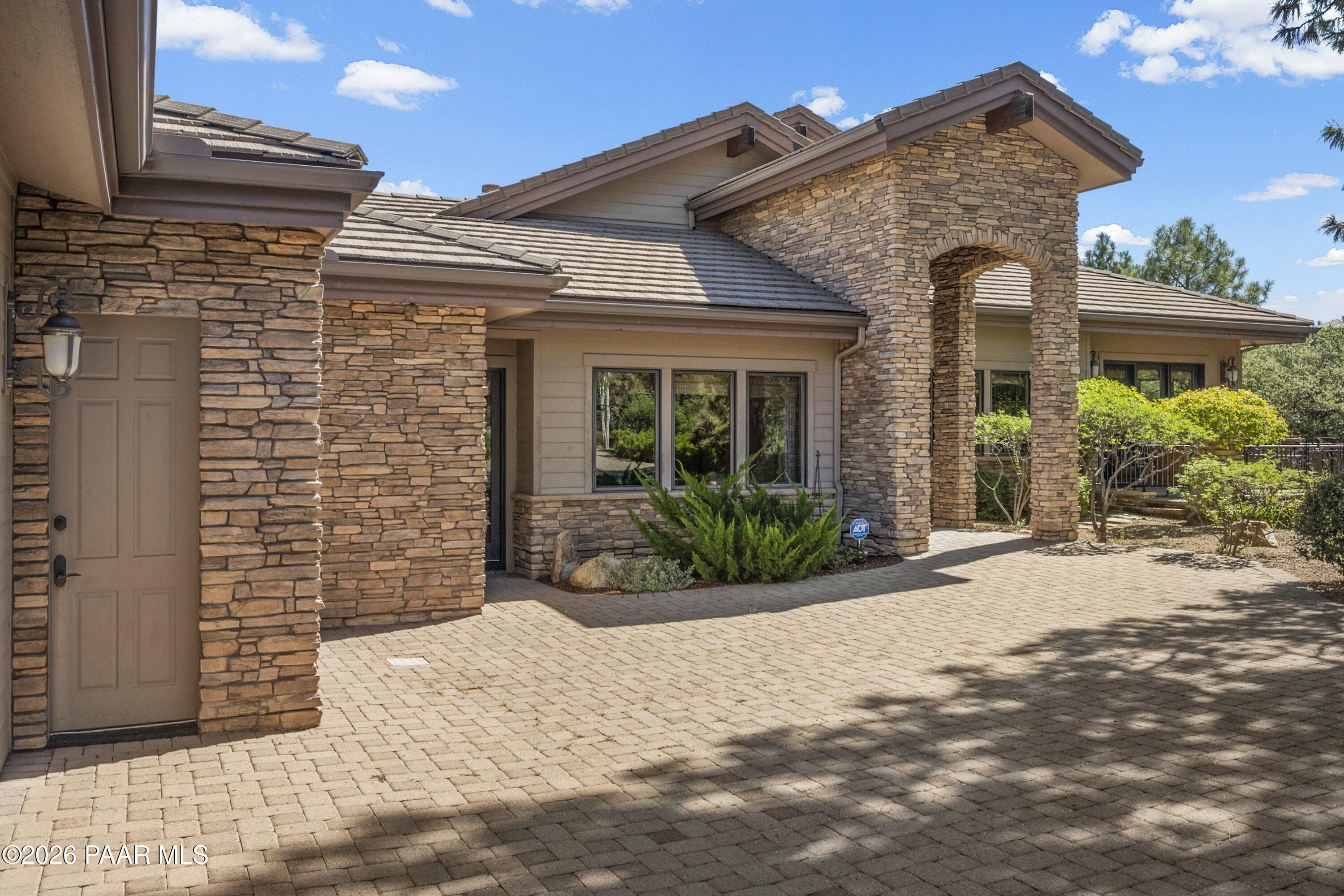2140 Golf Club Lane