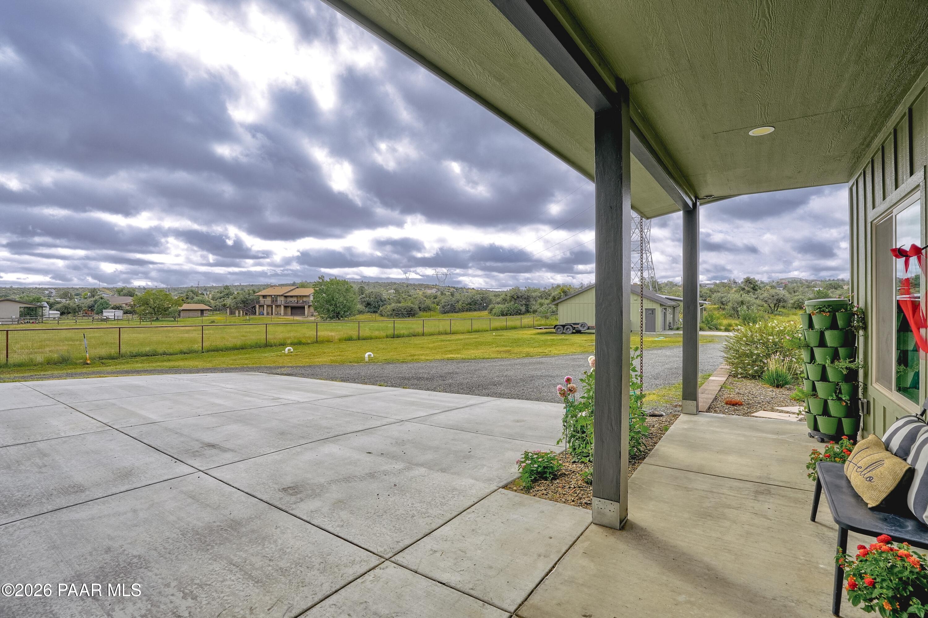 1379 W Mcintosh Drive