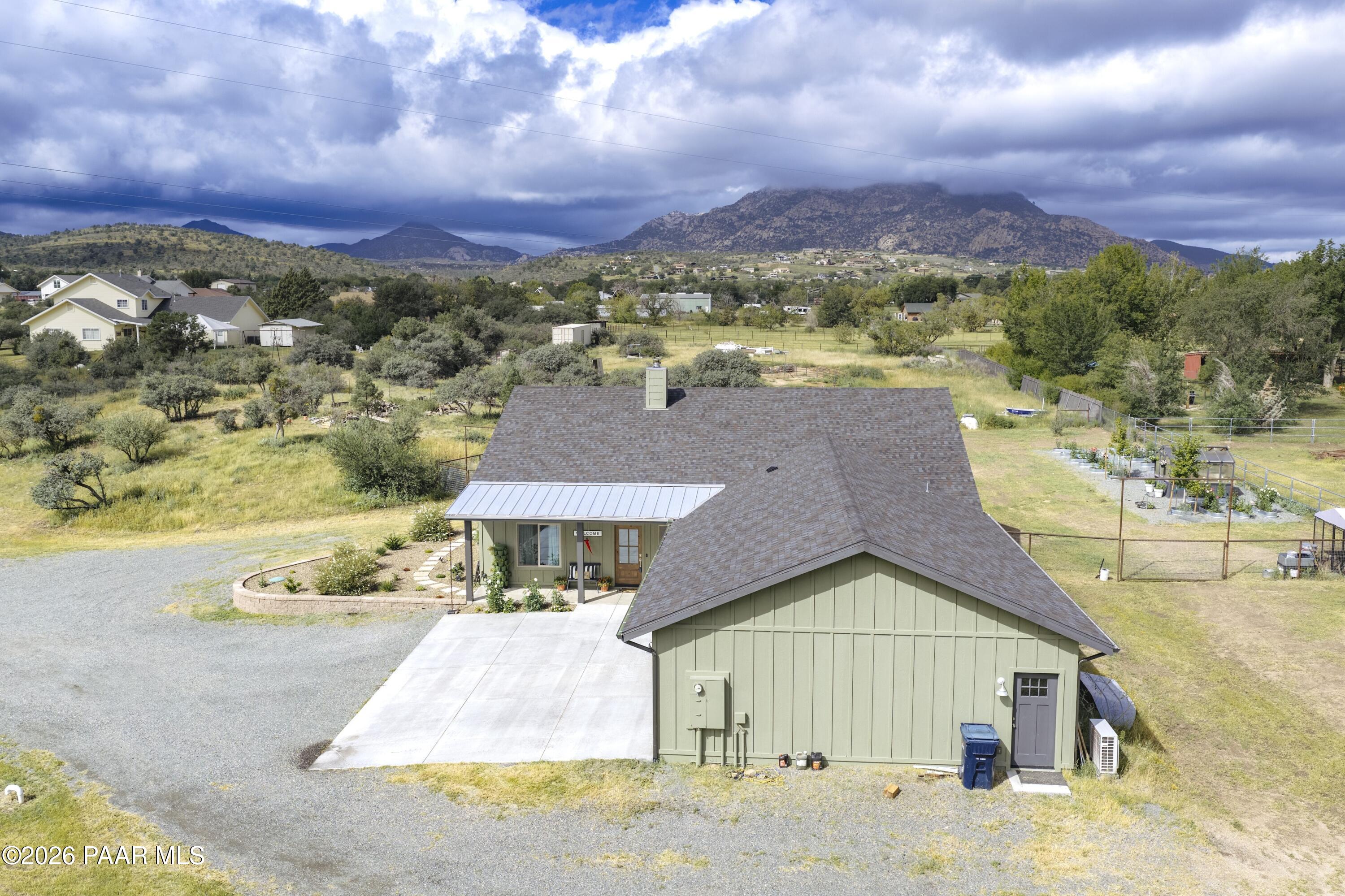1379 W Mcintosh Drive