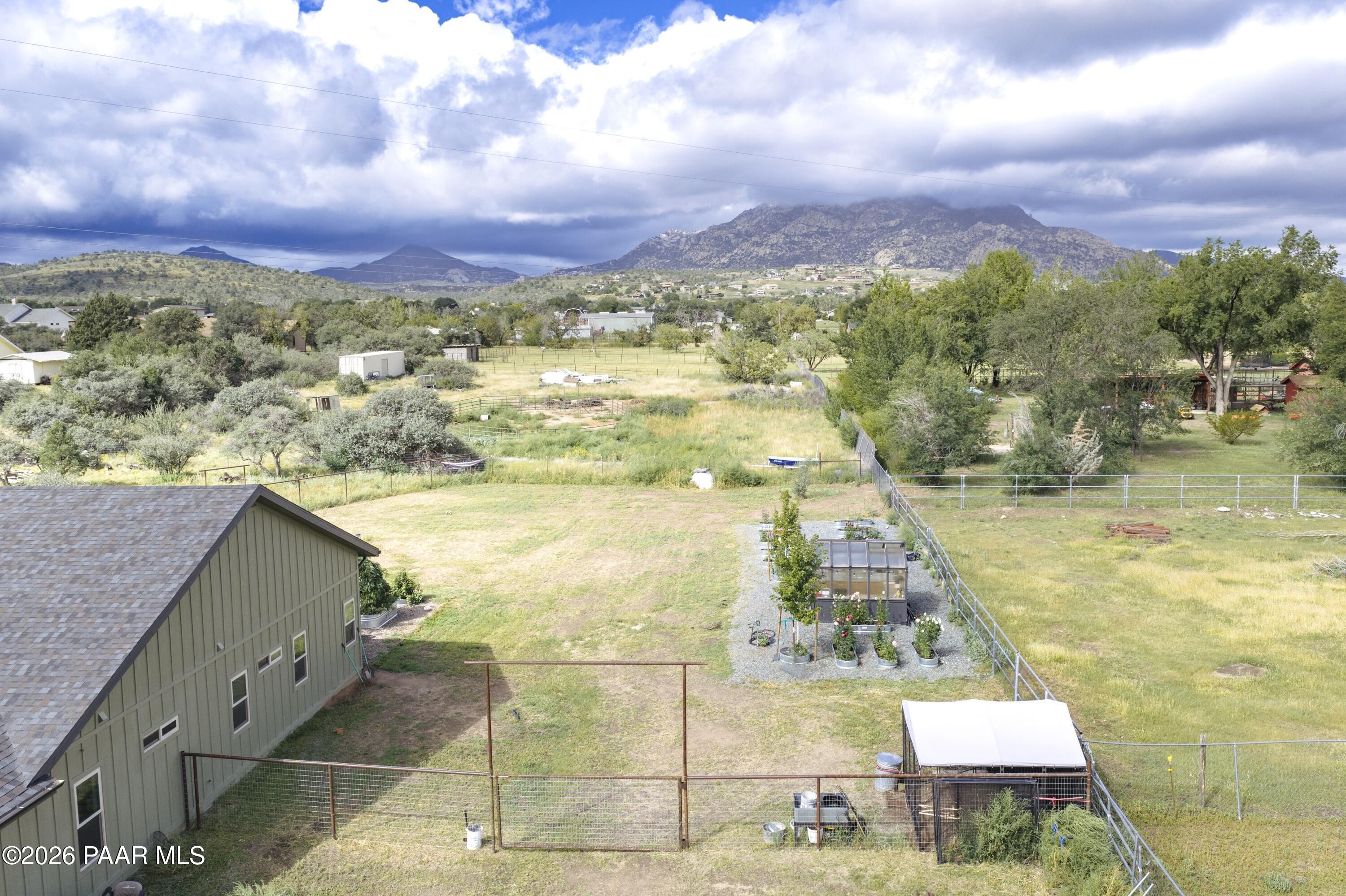 1379 W Mcintosh Drive