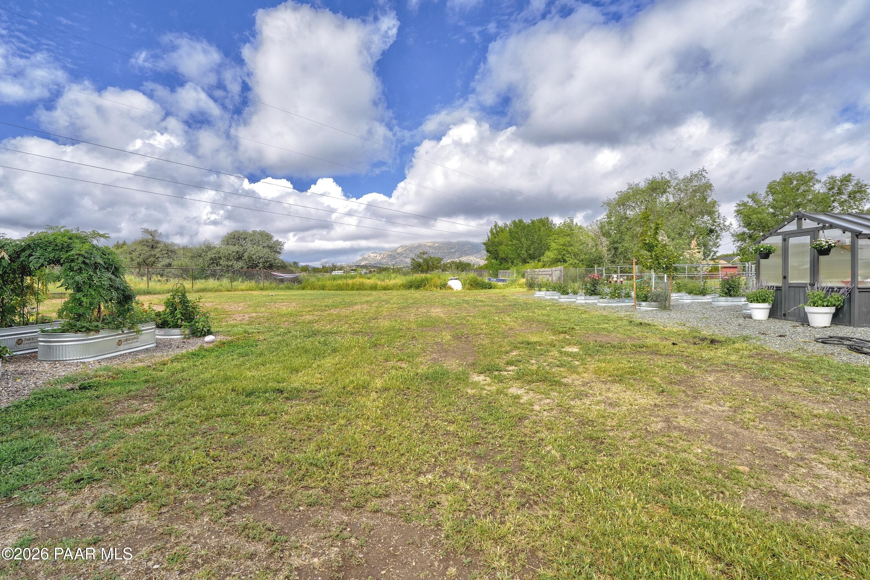 1379 W Mcintosh Drive